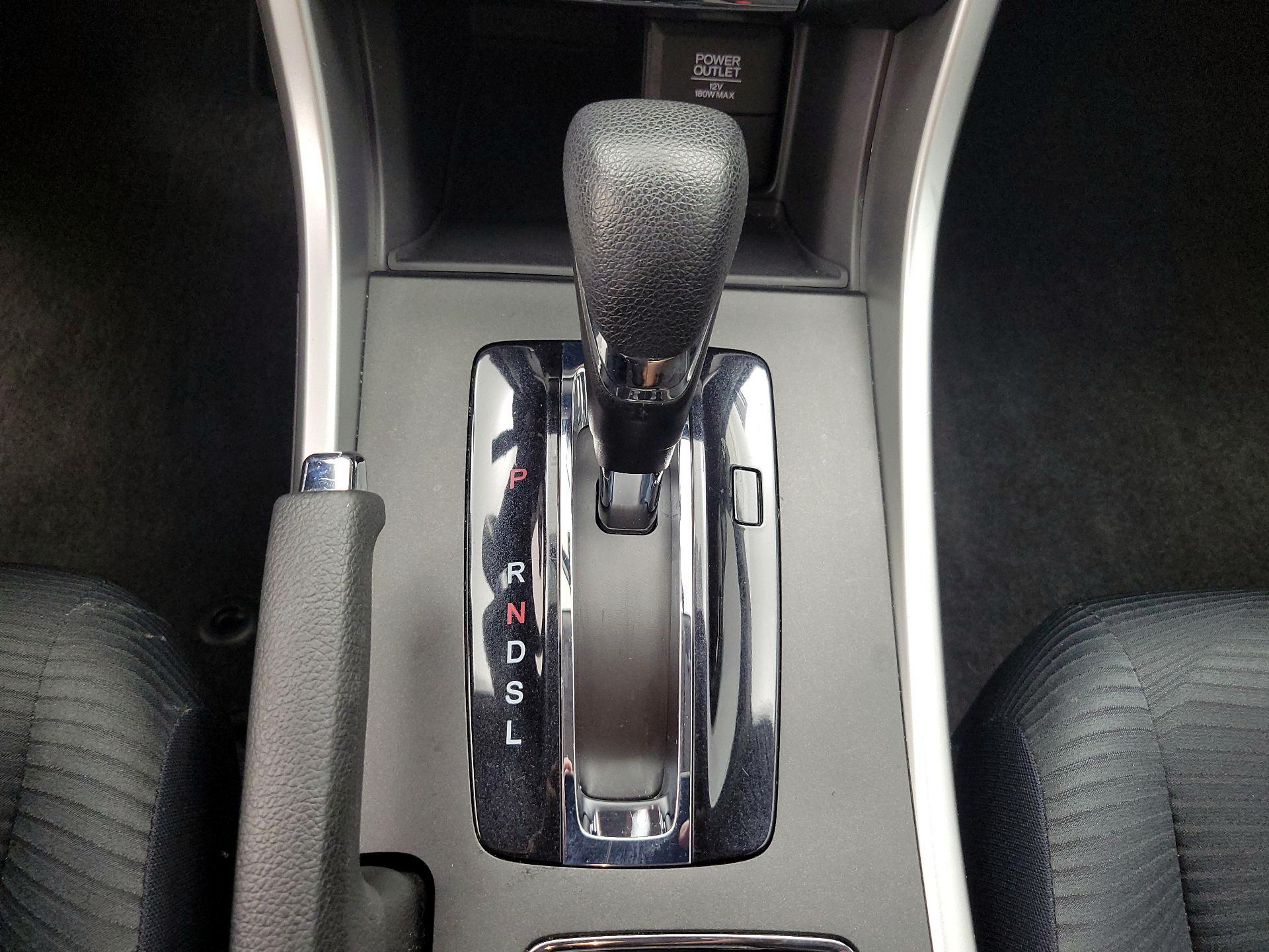 Thumbnail: 2015 Honda Accord - 17