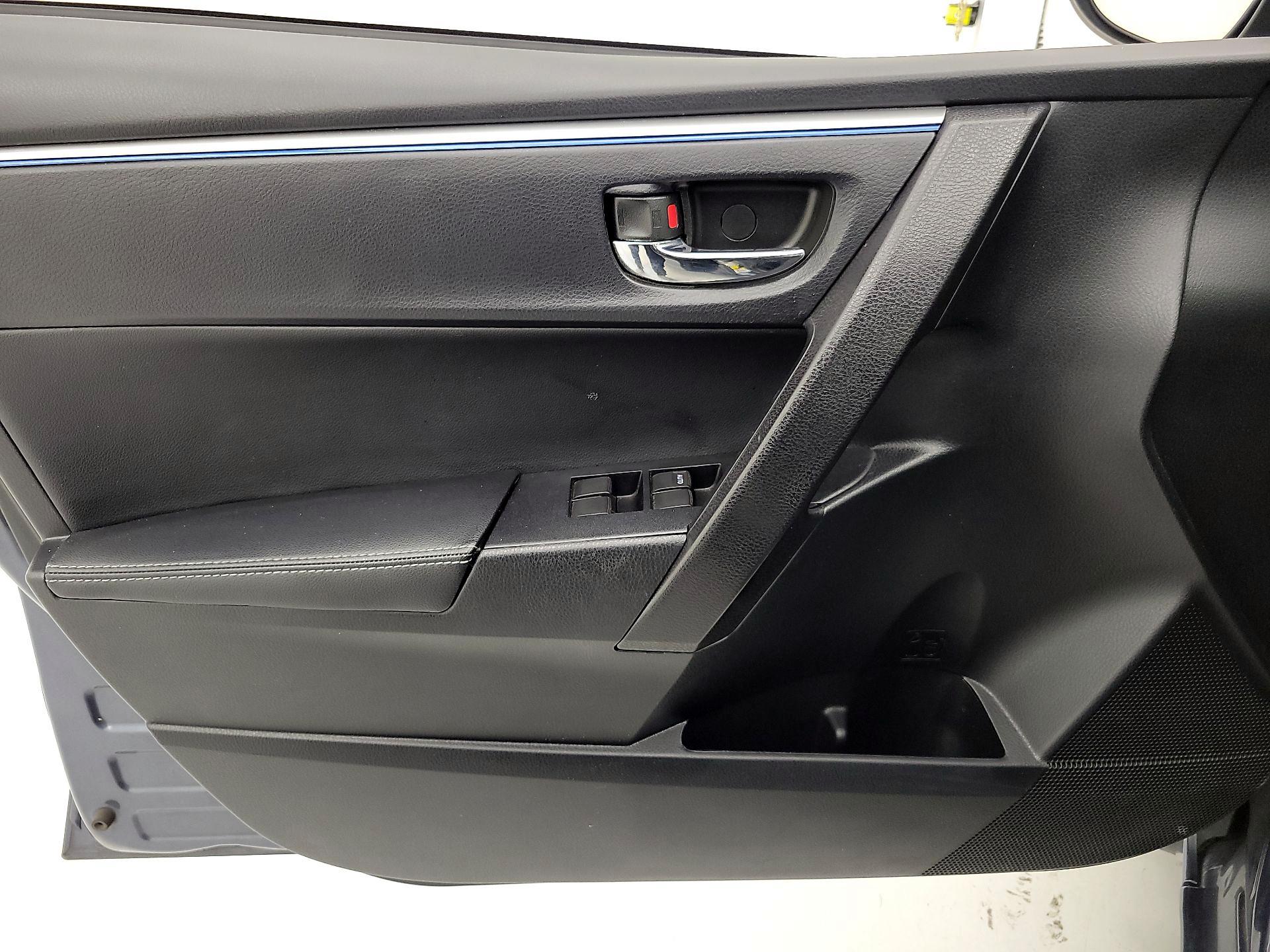 Thumbnail: 2015 Toyota Corolla - 12