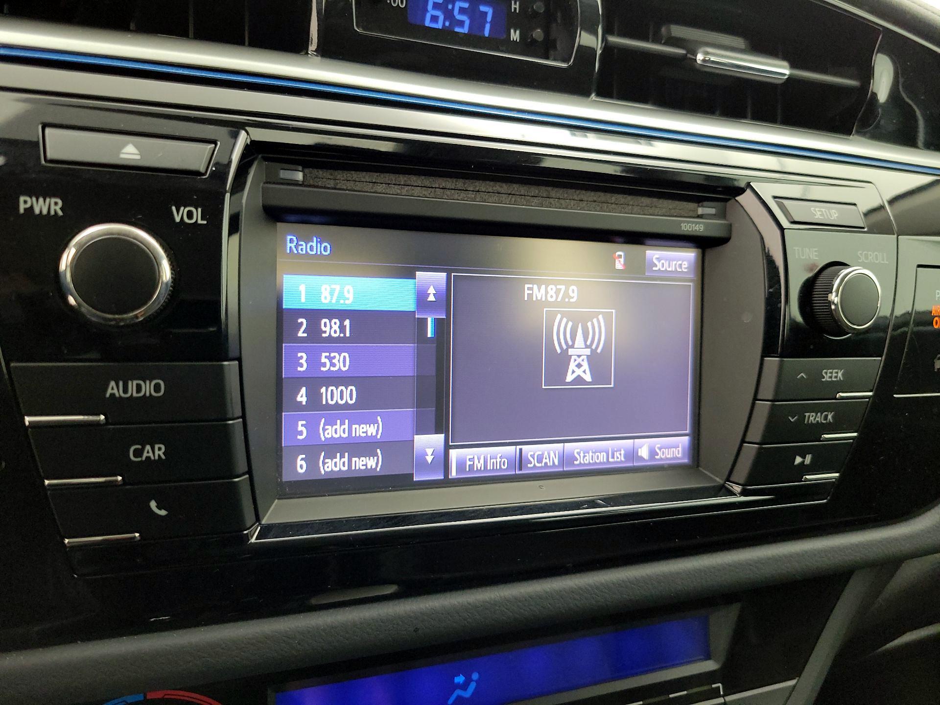 Thumbnail: 2015 Toyota Corolla - 15