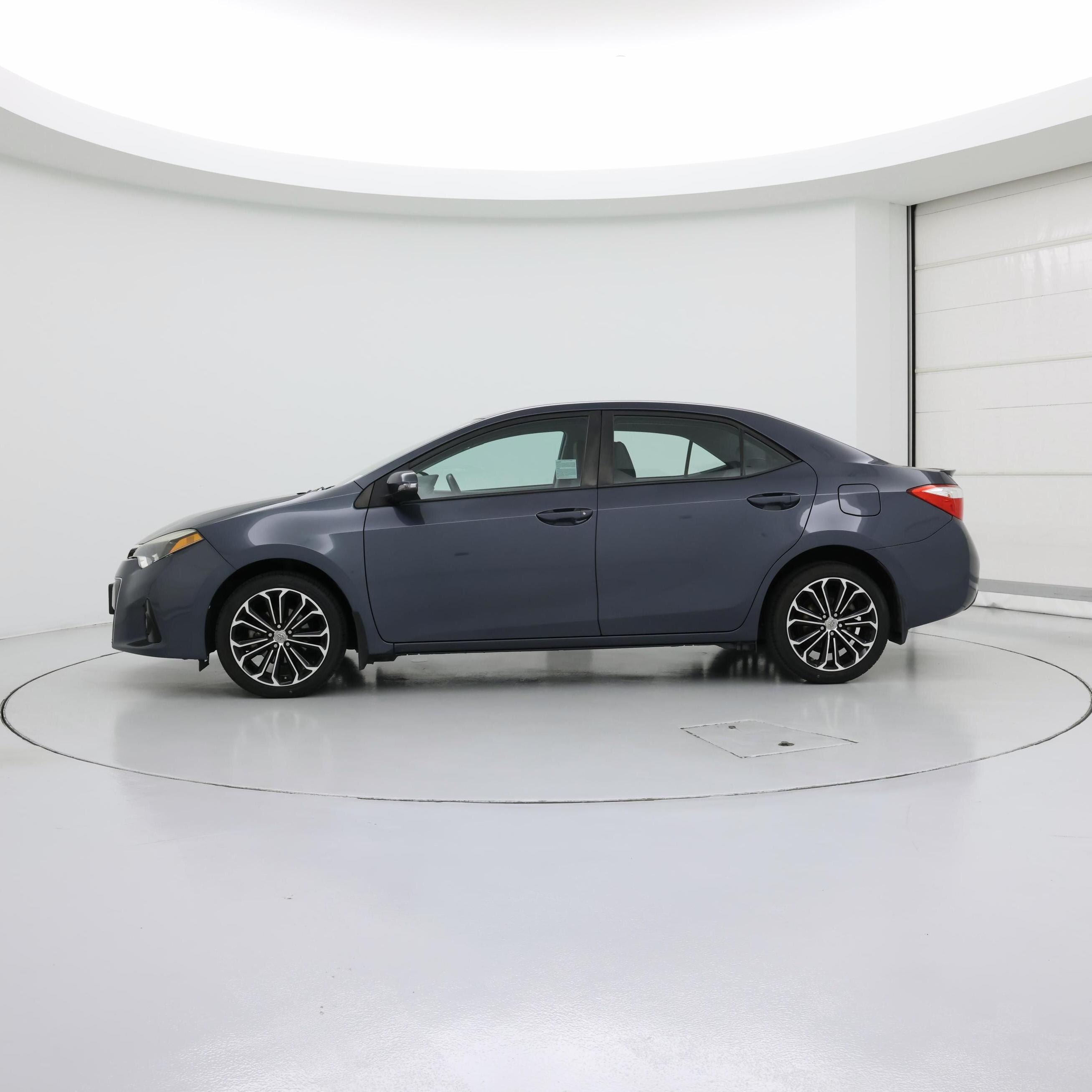 Thumbnail: 2015 Toyota Corolla - 3