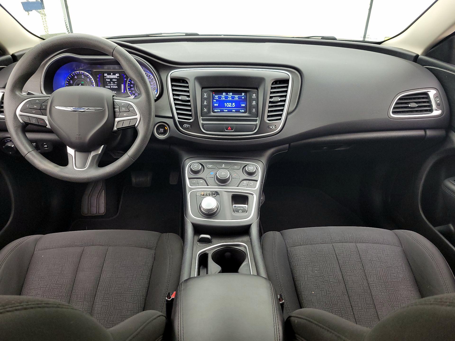 Thumbnail: 2016 Chrysler 200 - 9