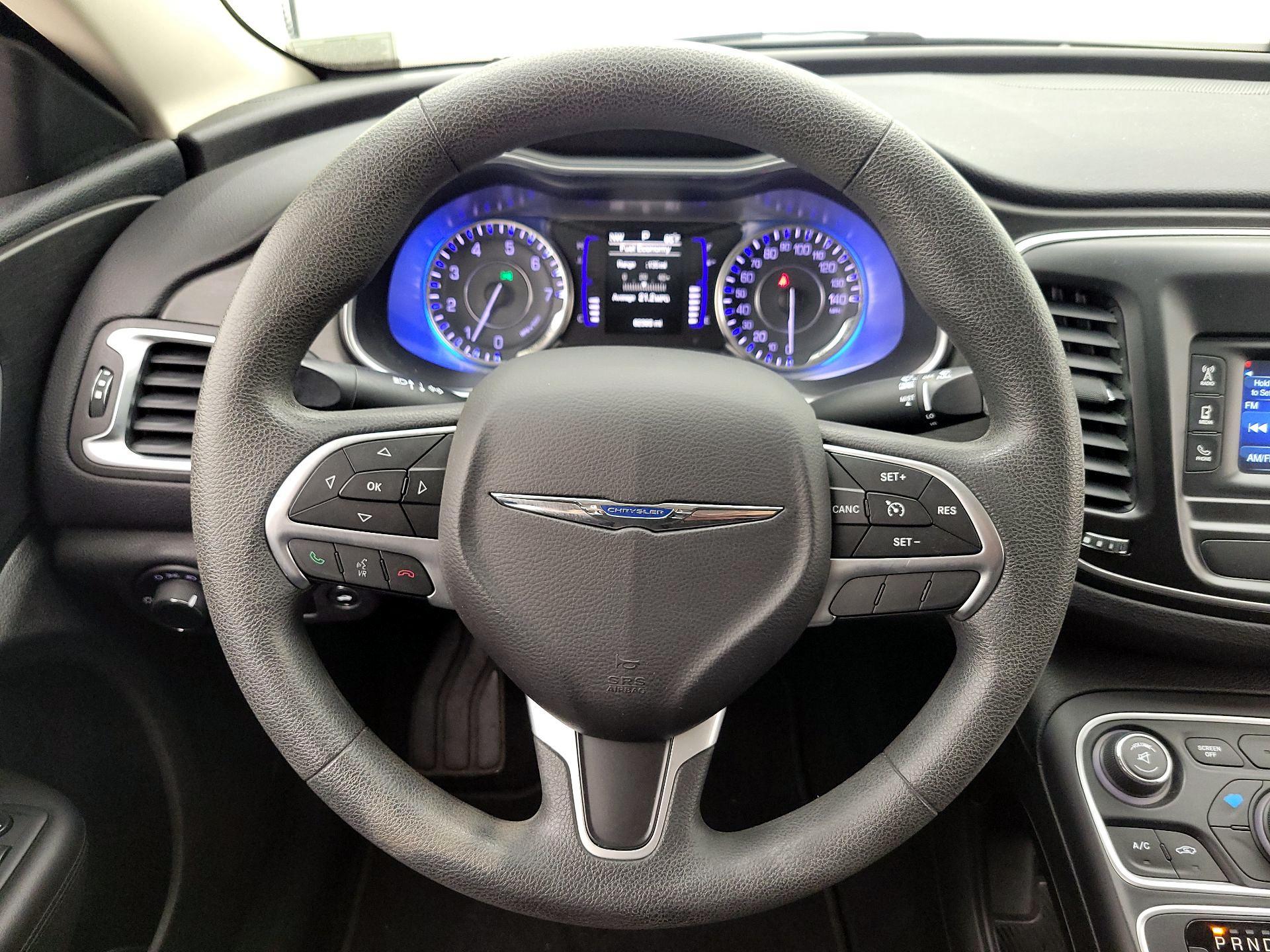 Thumbnail: 2016 Chrysler 200 - 10