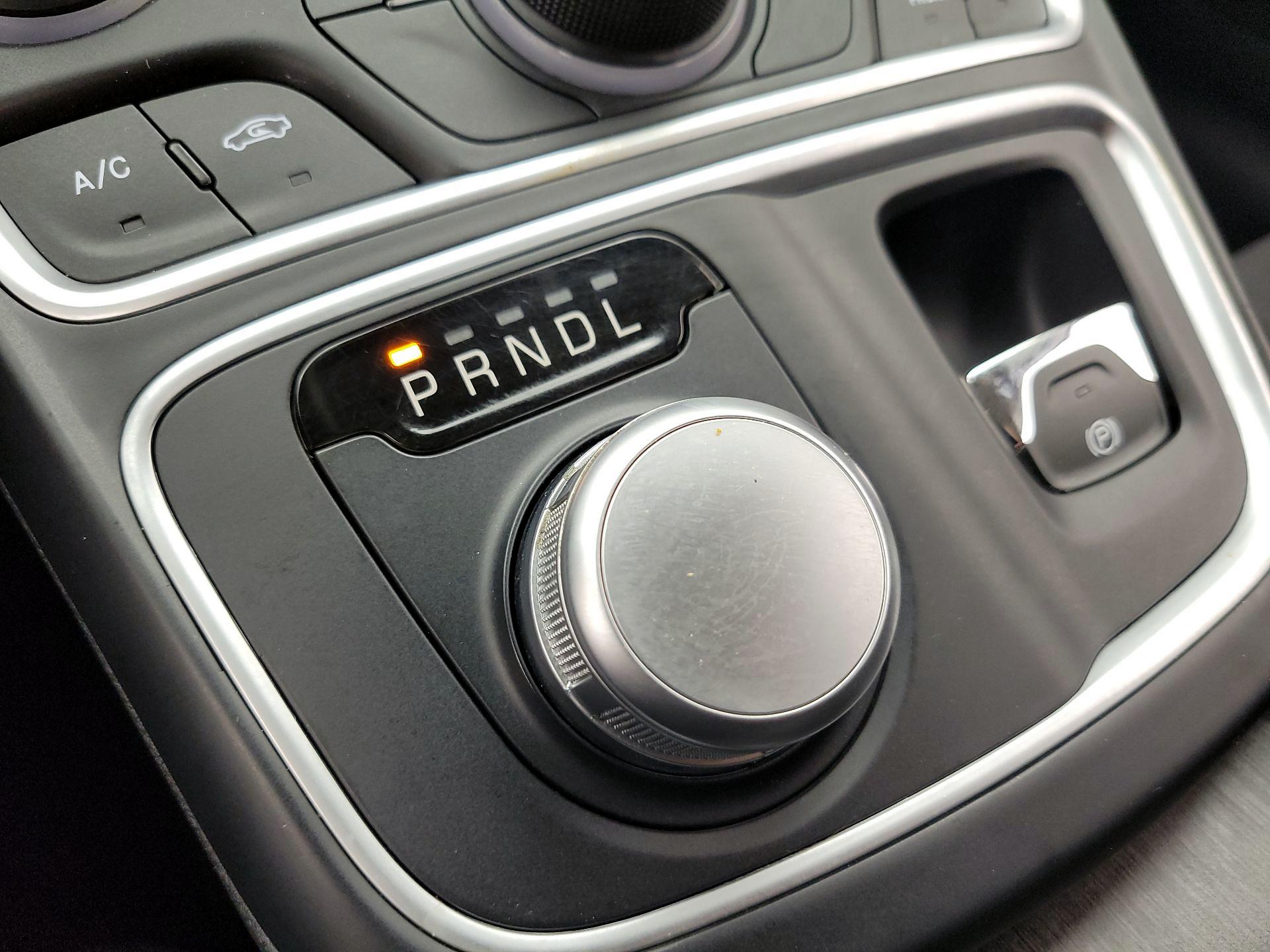 Thumbnail: 2016 Chrysler 200 - 17