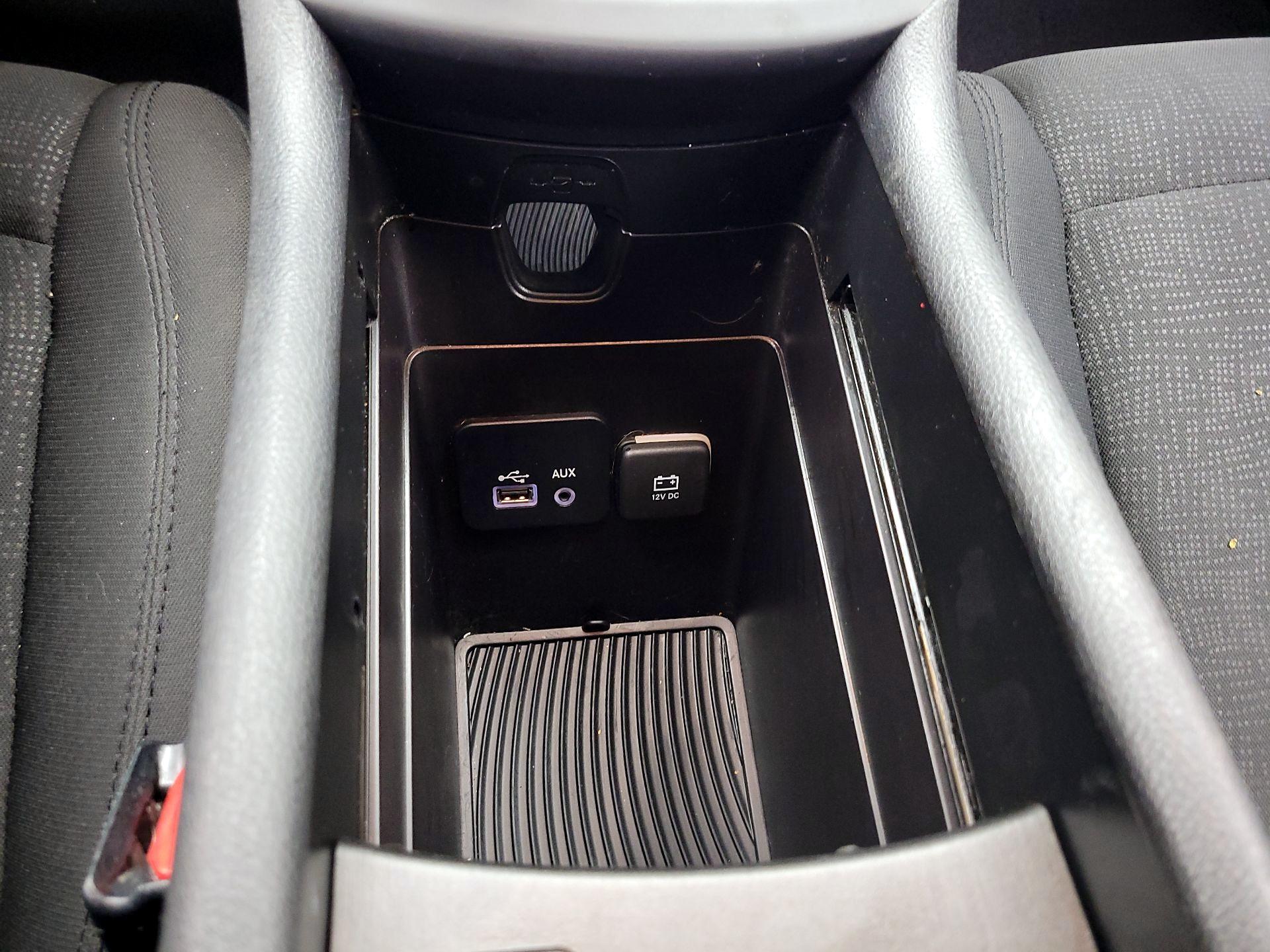 Thumbnail: 2016 Chrysler 200 - 18