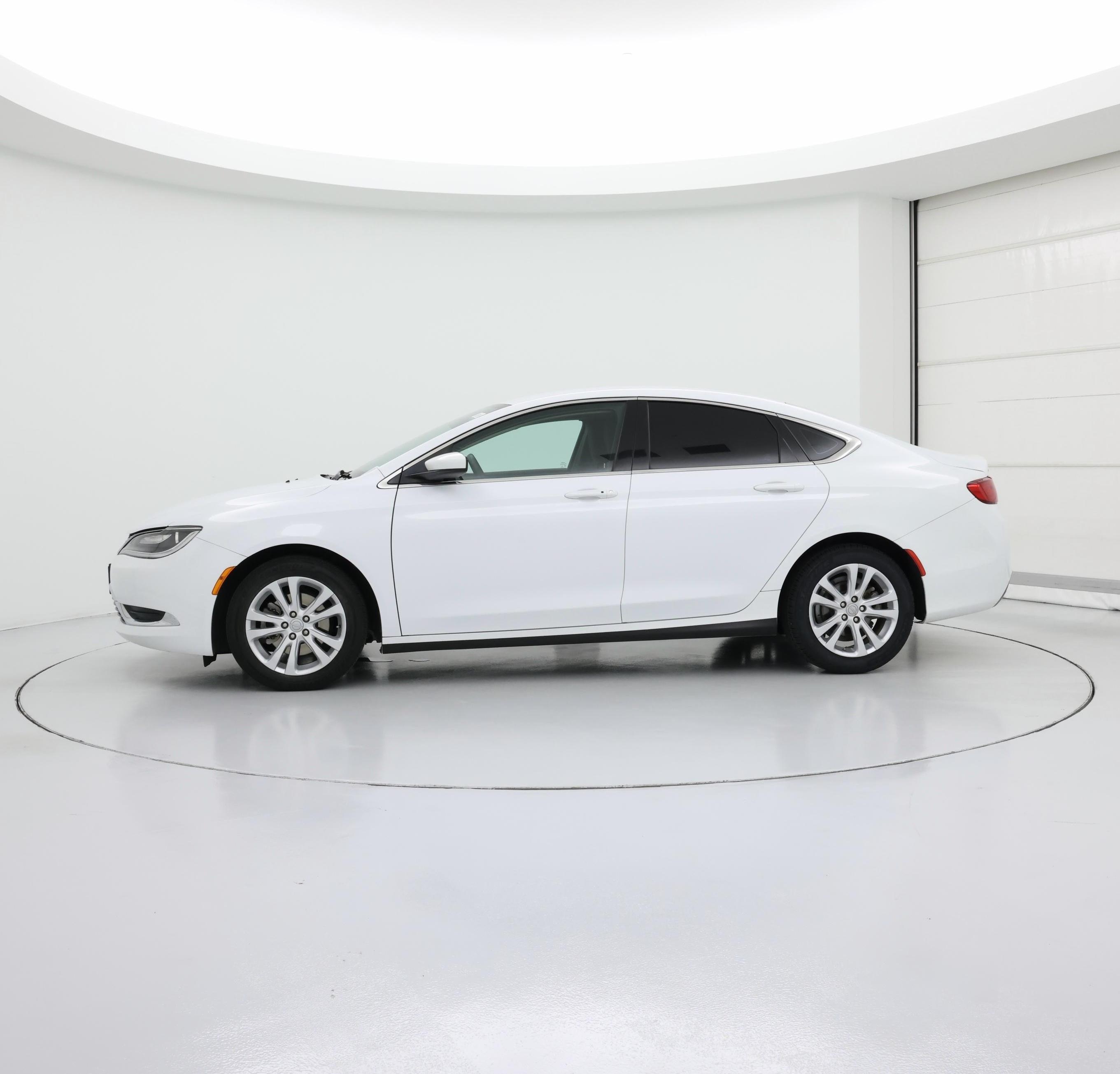 Thumbnail: 2016 Chrysler 200 - 3