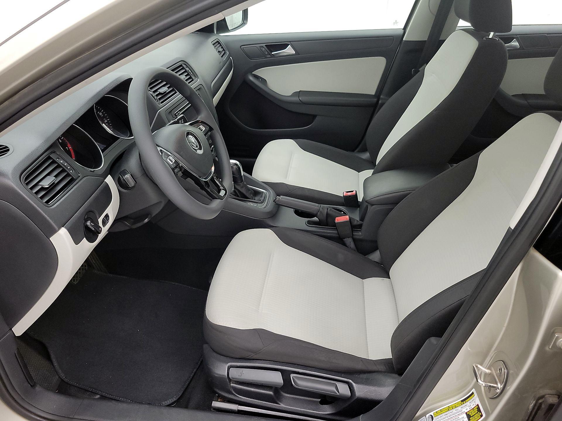 Thumbnail: 2015 Volkswagen Jetta - 11