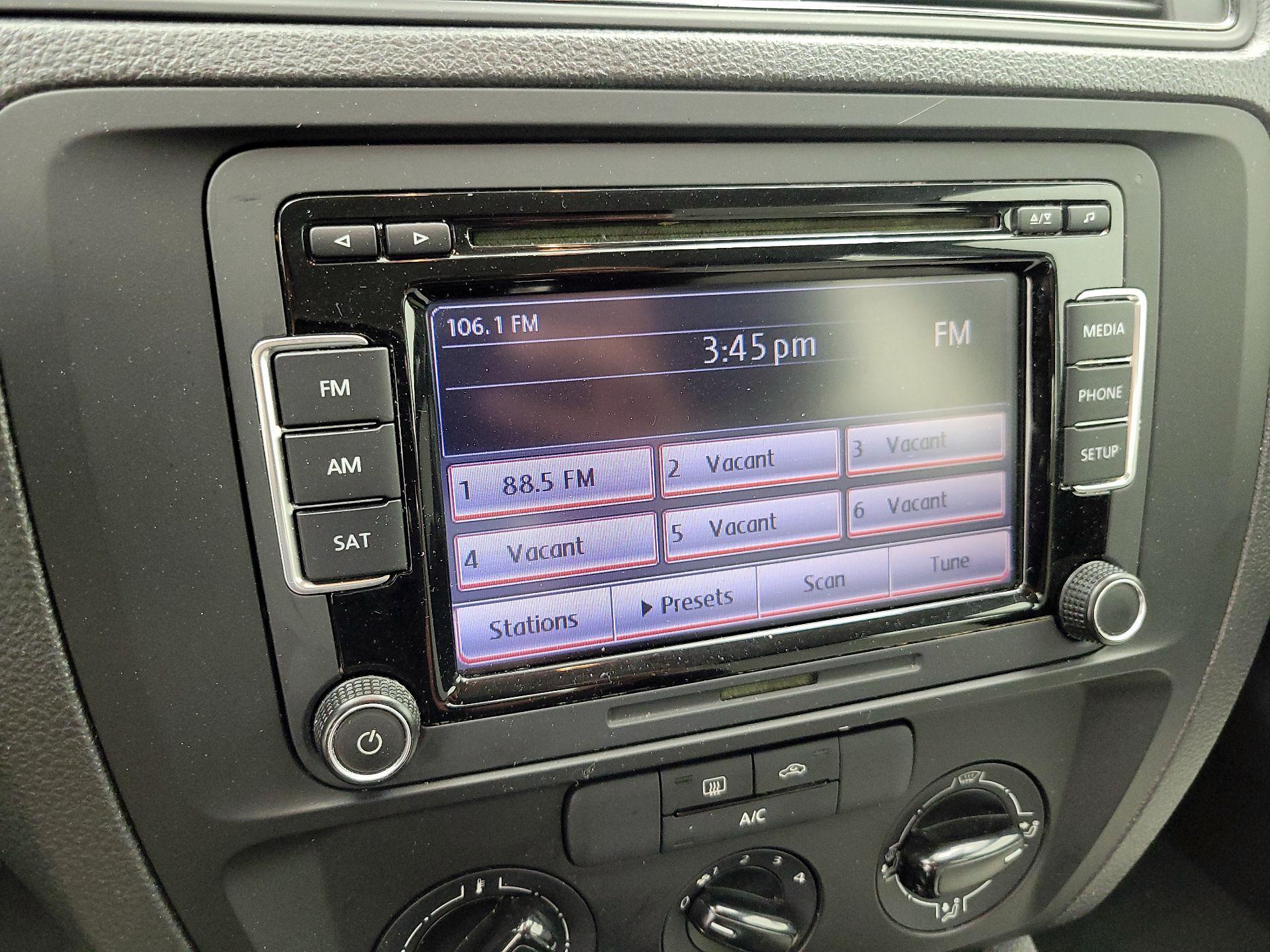 Thumbnail: 2015 Volkswagen Jetta - 15