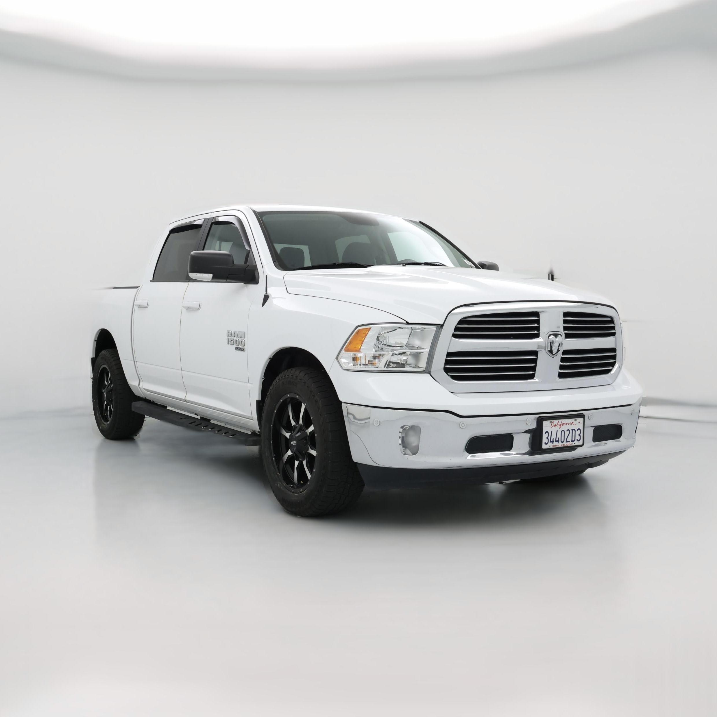 Thumbnail: 2019 RAM 1500 Classic - 1