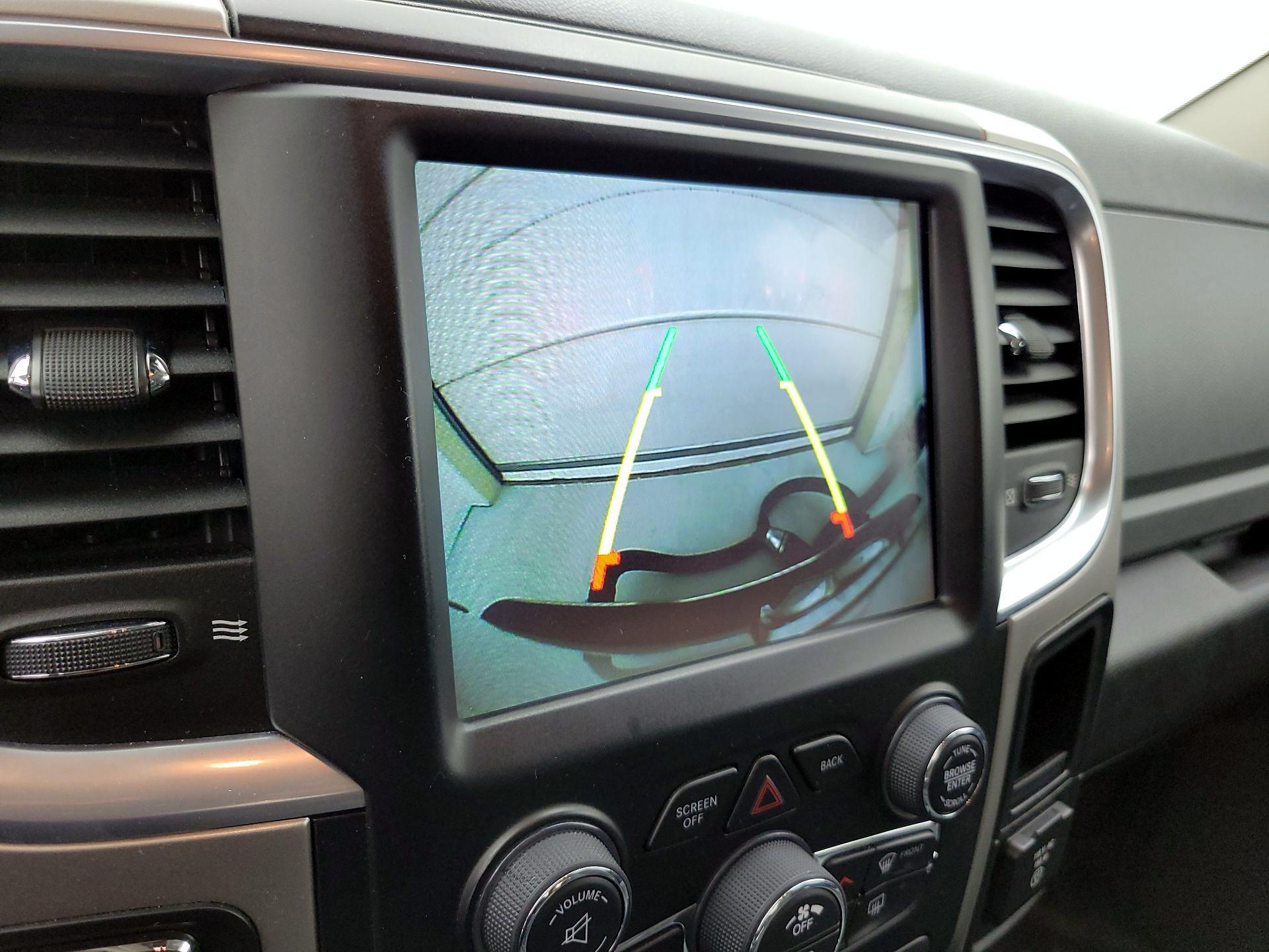Thumbnail: 2019 RAM 1500 Classic - 14