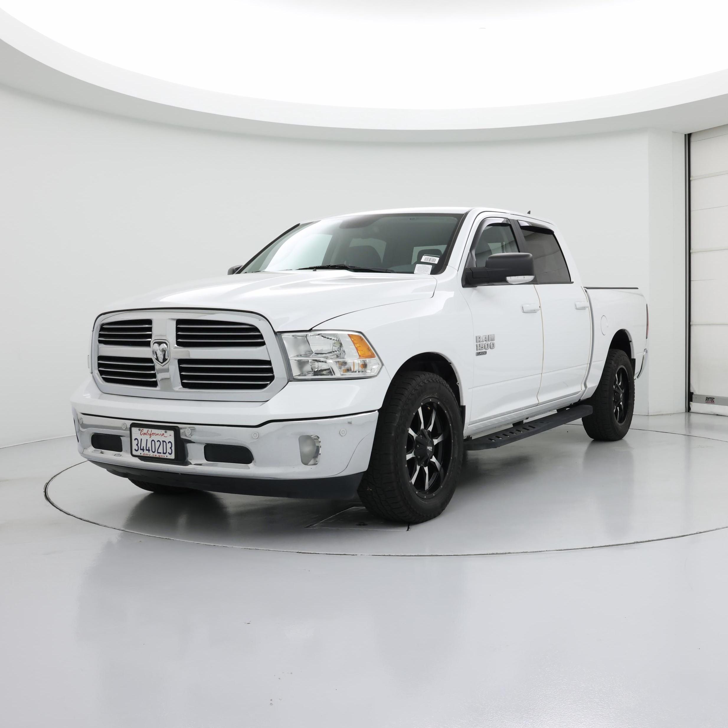 Thumbnail: 2019 RAM 1500 Classic - 4