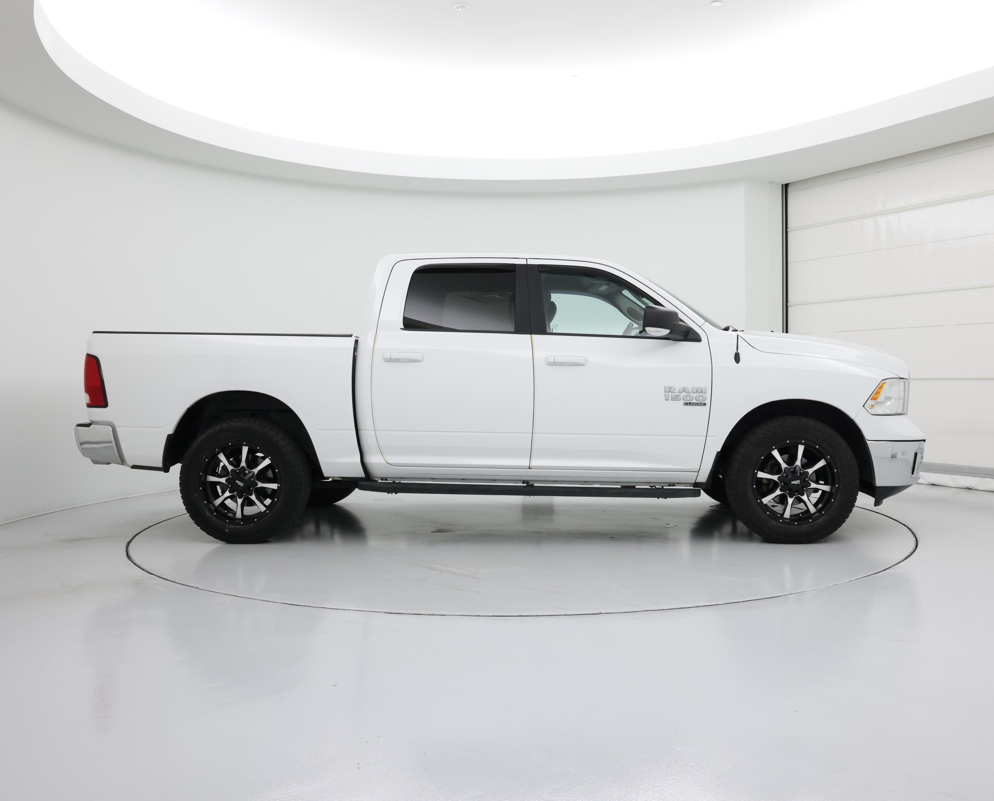 Thumbnail: 2019 RAM 1500 Classic - 7