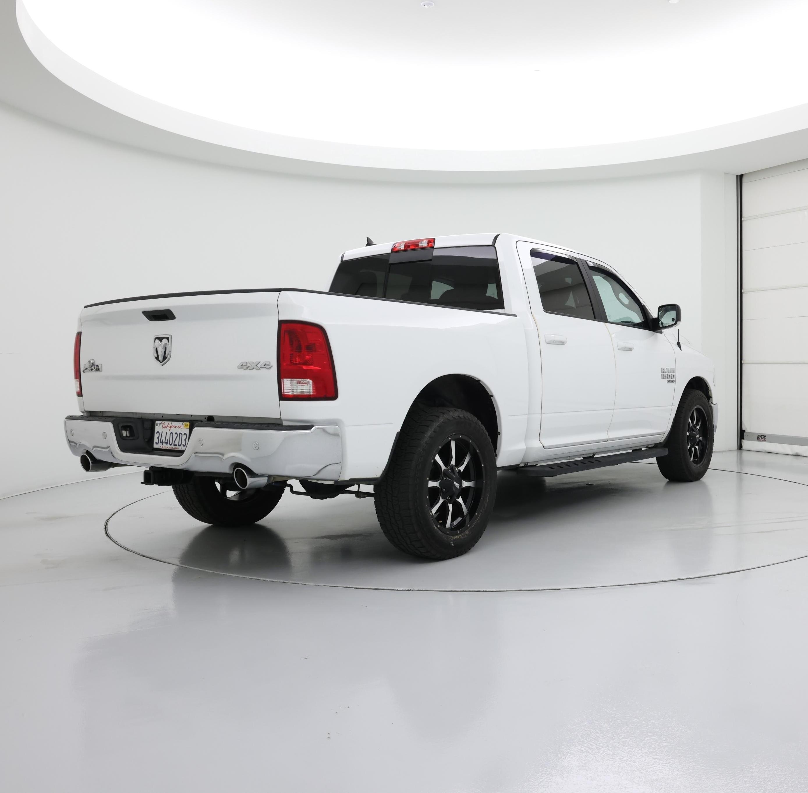 Thumbnail: 2019 RAM 1500 Classic - 8