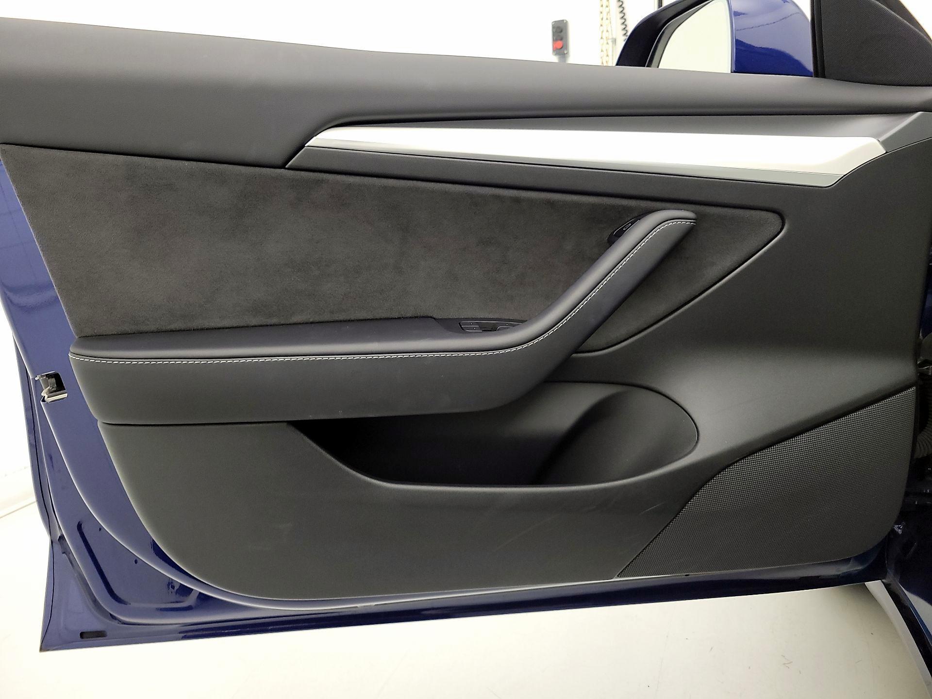 Thumbnail: 2022 Tesla Model 3 - 12