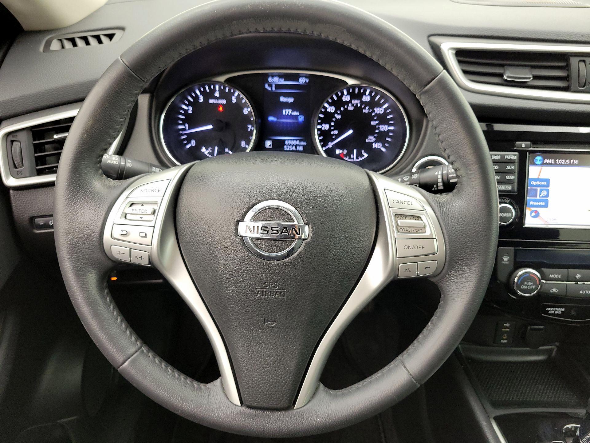 Thumbnail: 2015 Nissan Rogue - 10