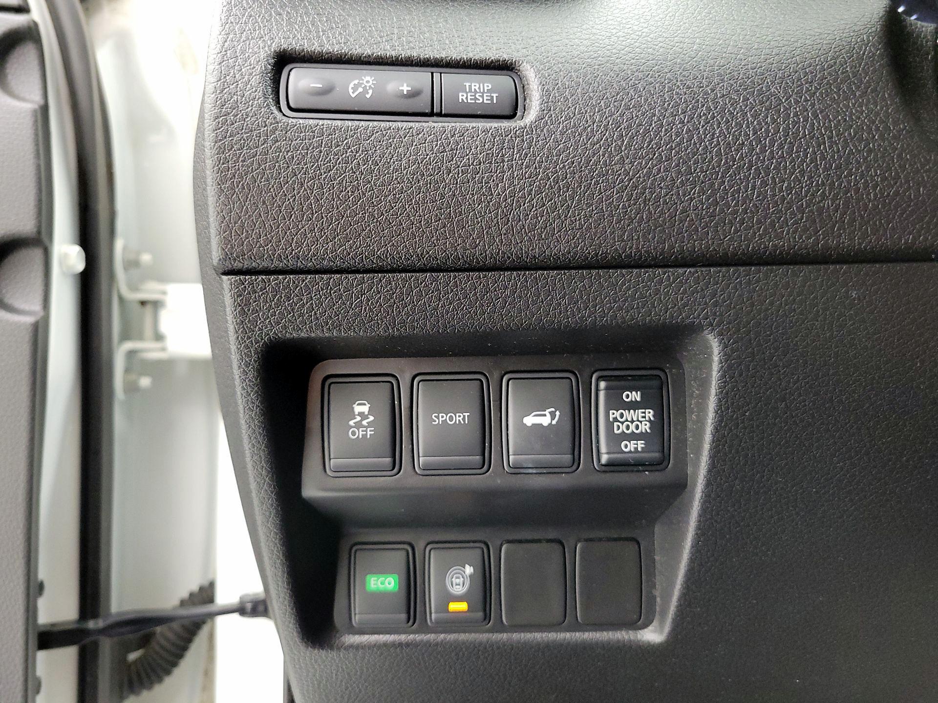 Thumbnail: 2015 Nissan Rogue - 13