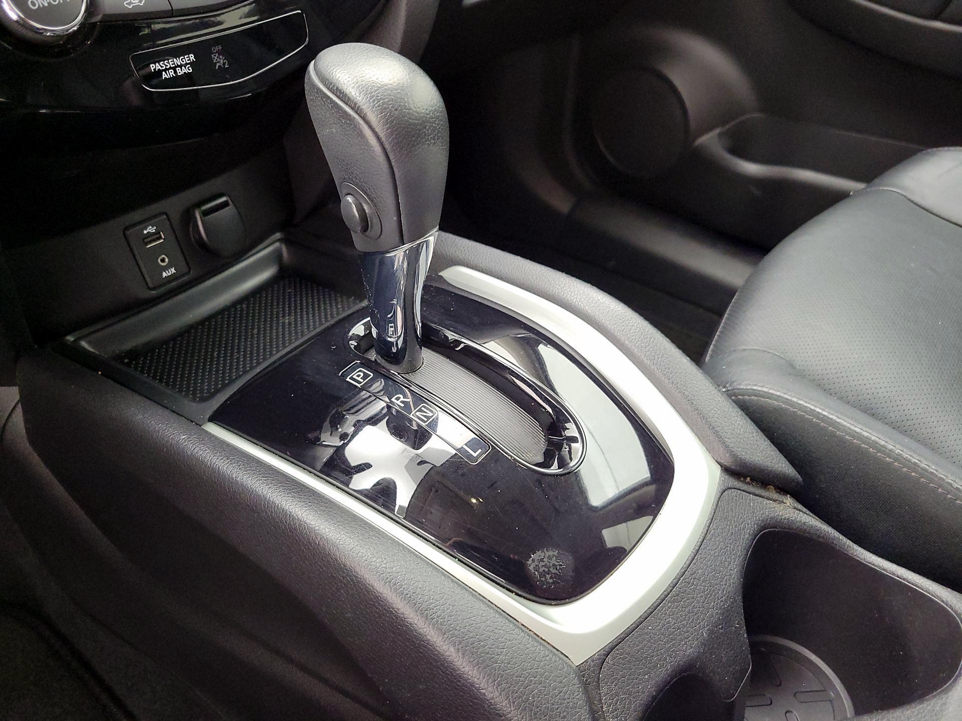 Thumbnail: 2015 Nissan Rogue - 18