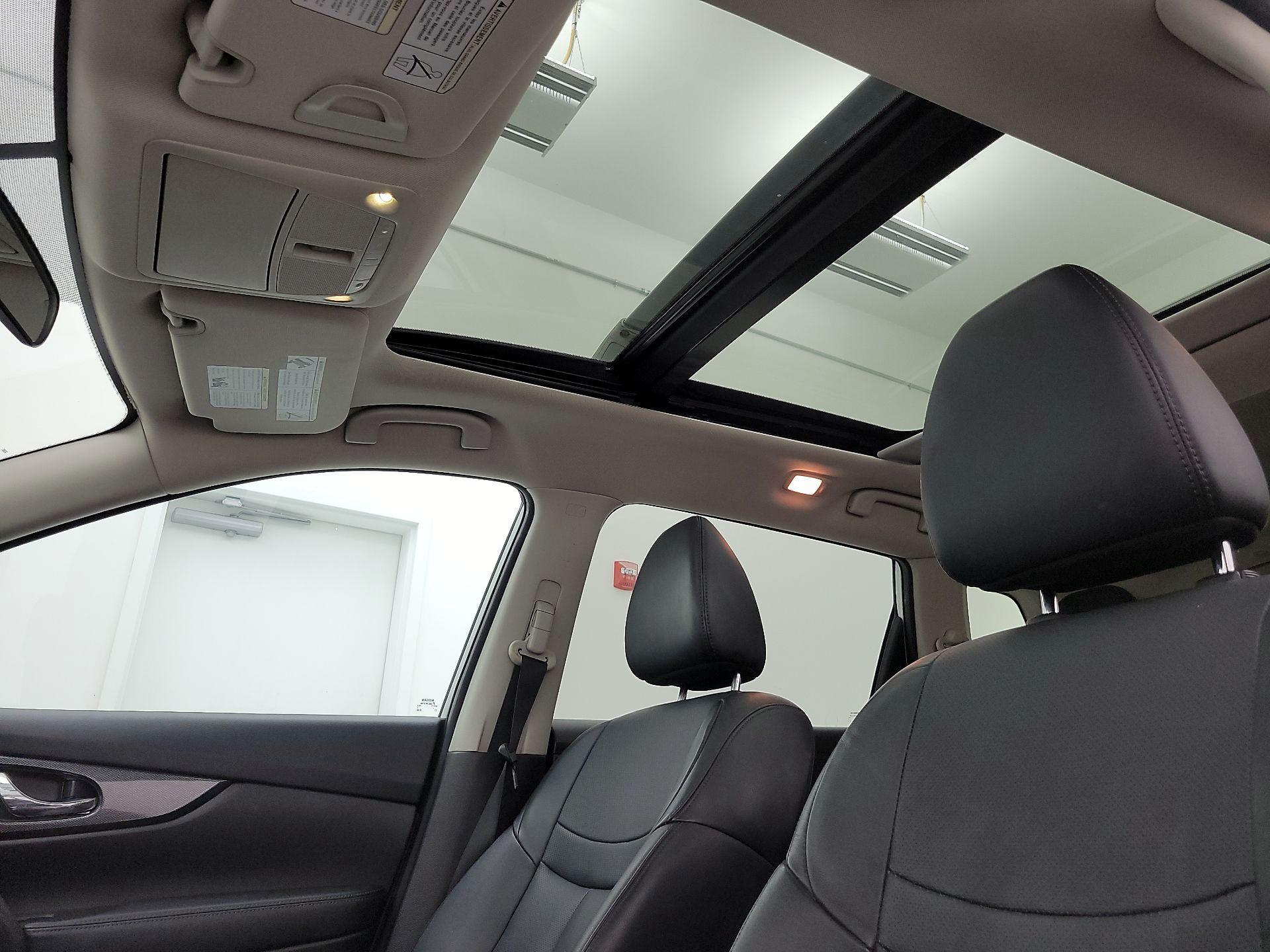 Thumbnail: 2015 Nissan Rogue - 20