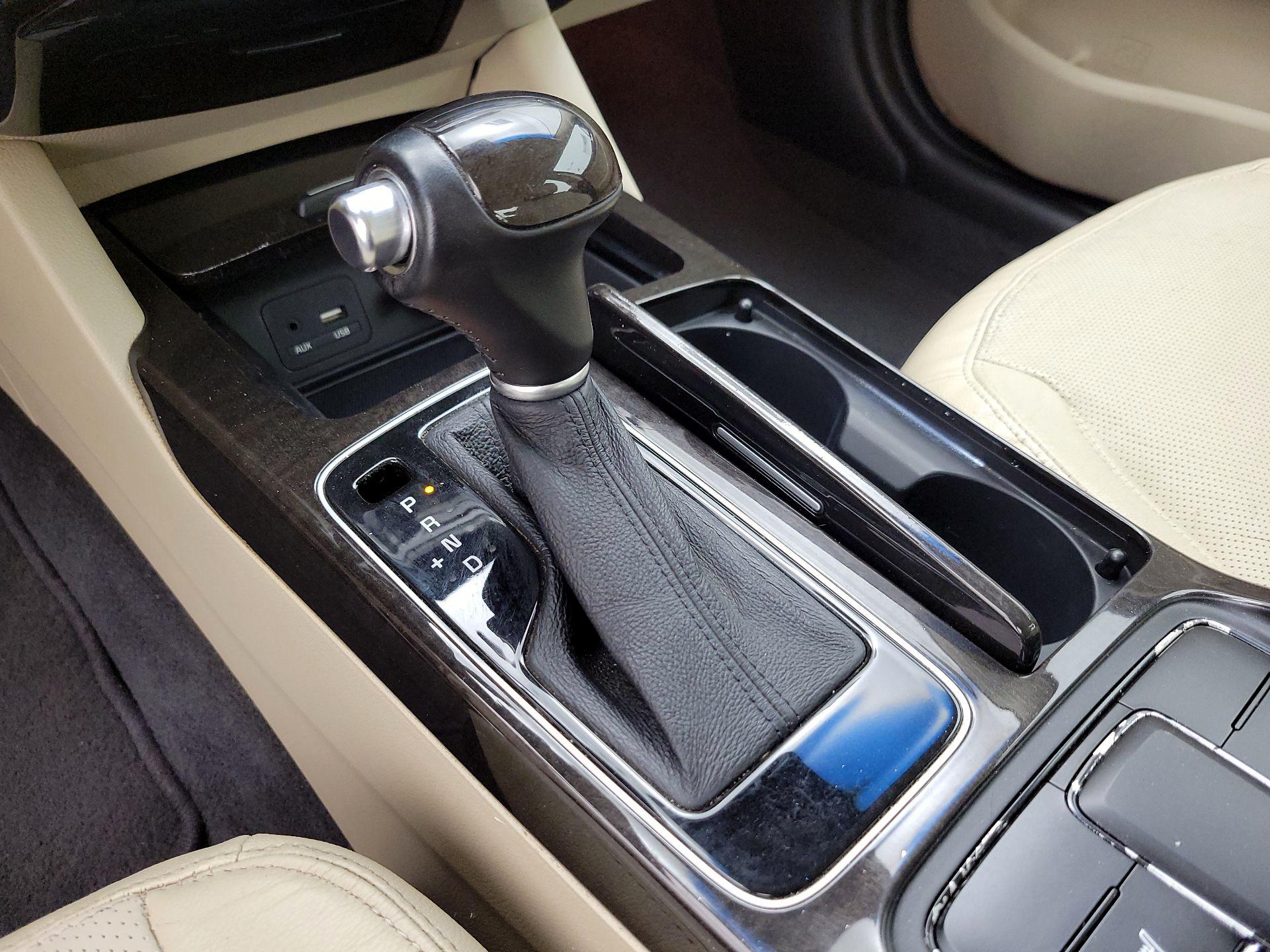 Thumbnail: 2015 Kia Cadenza - 18