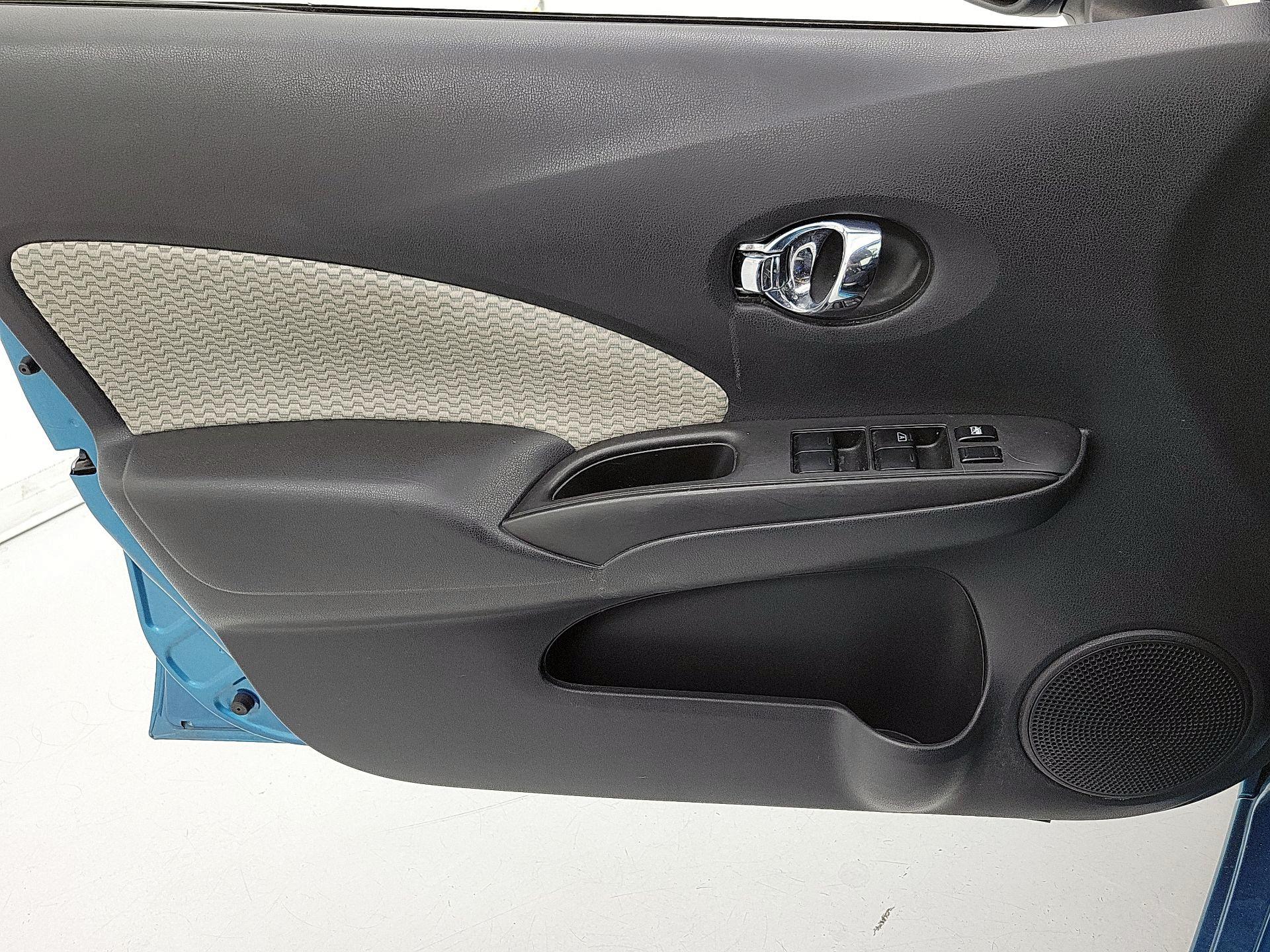 Thumbnail: 2015 Nissan Versa Note - 12