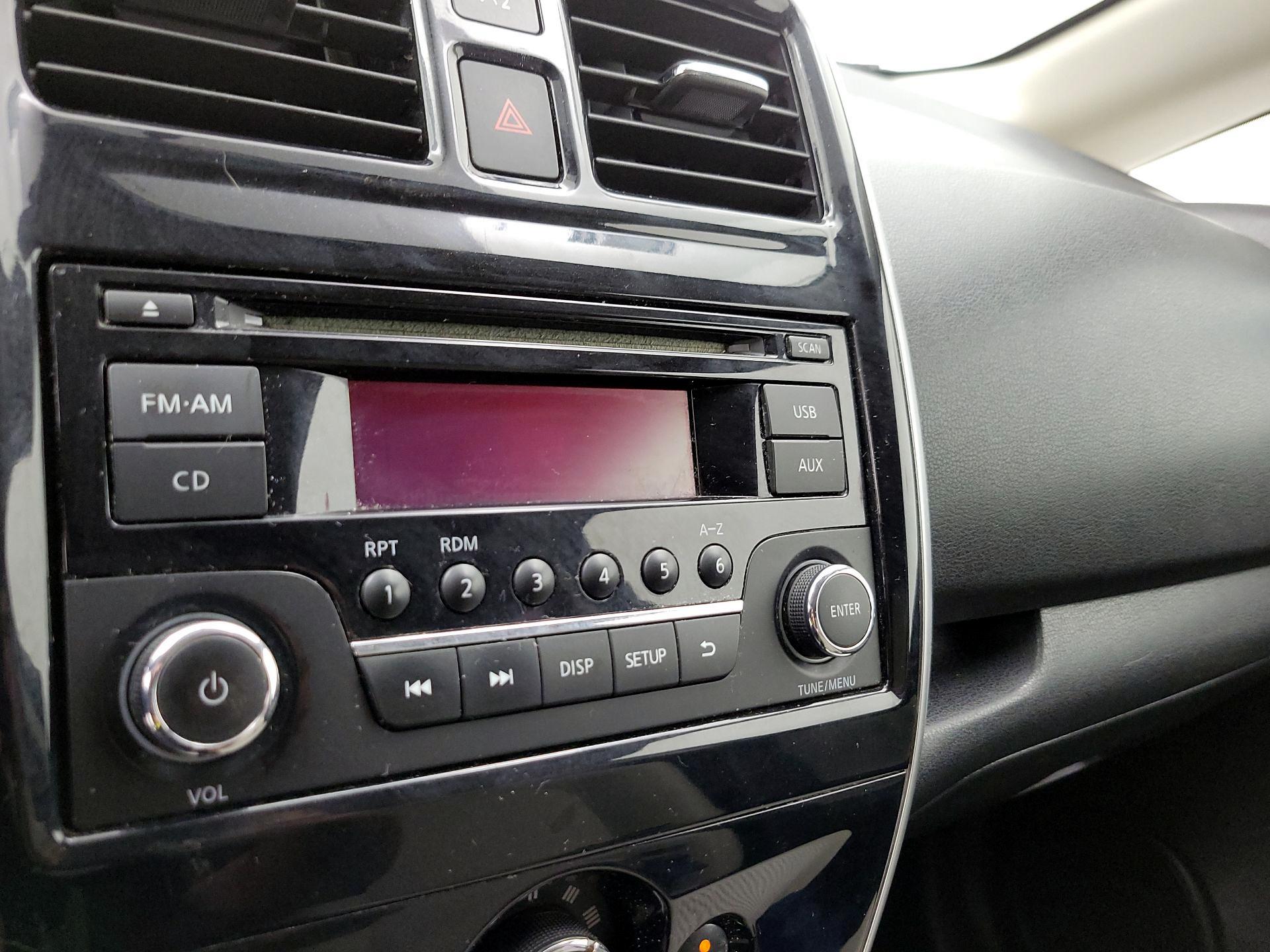 Thumbnail: 2015 Nissan Versa Note - 14