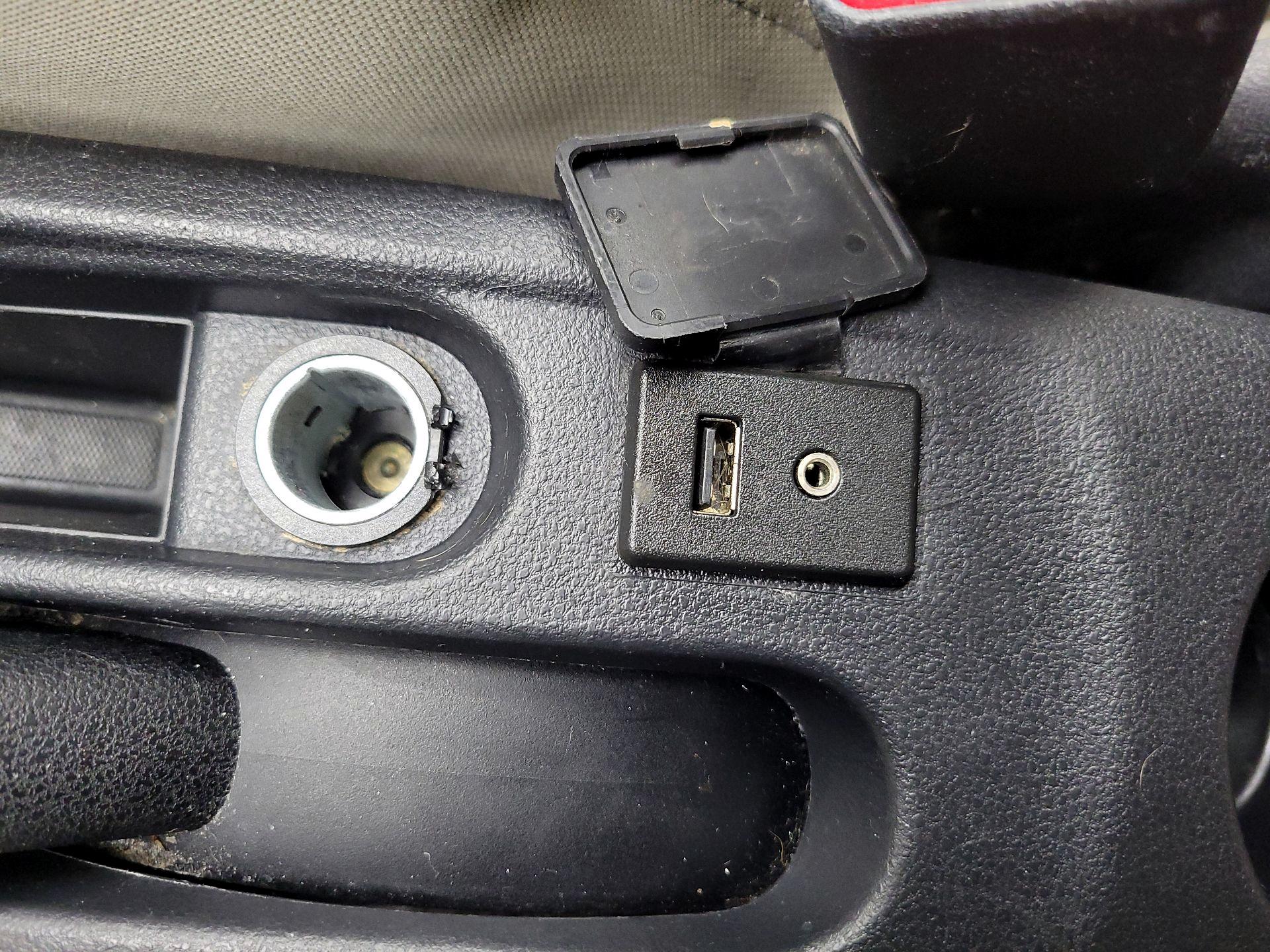 Thumbnail: 2015 Nissan Versa Note - 17