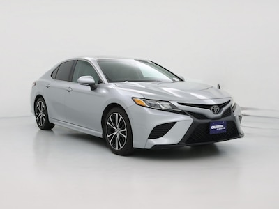 Silver 2018 Toyota Camry SE