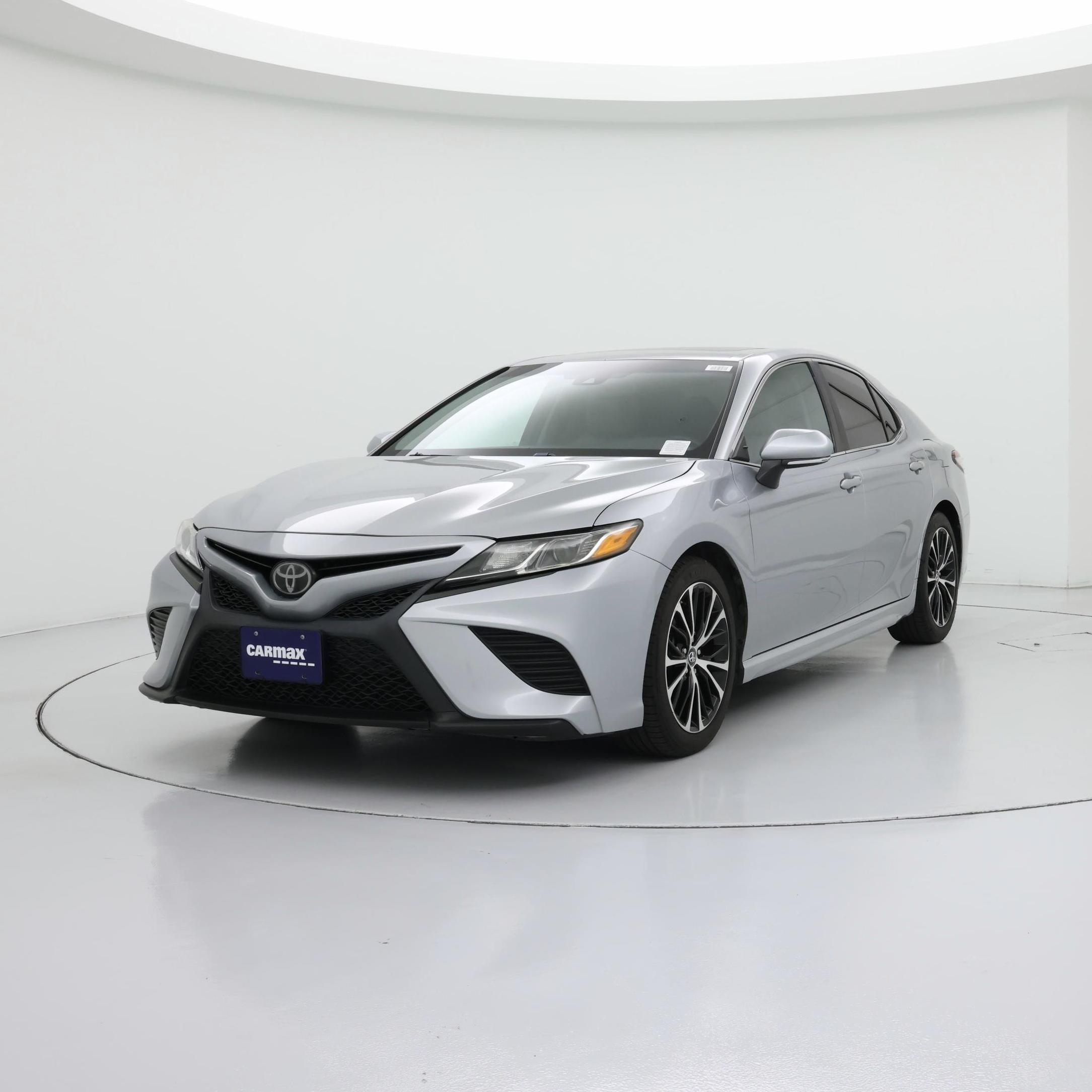 Thumbnail: 2018 Toyota Camry - 4