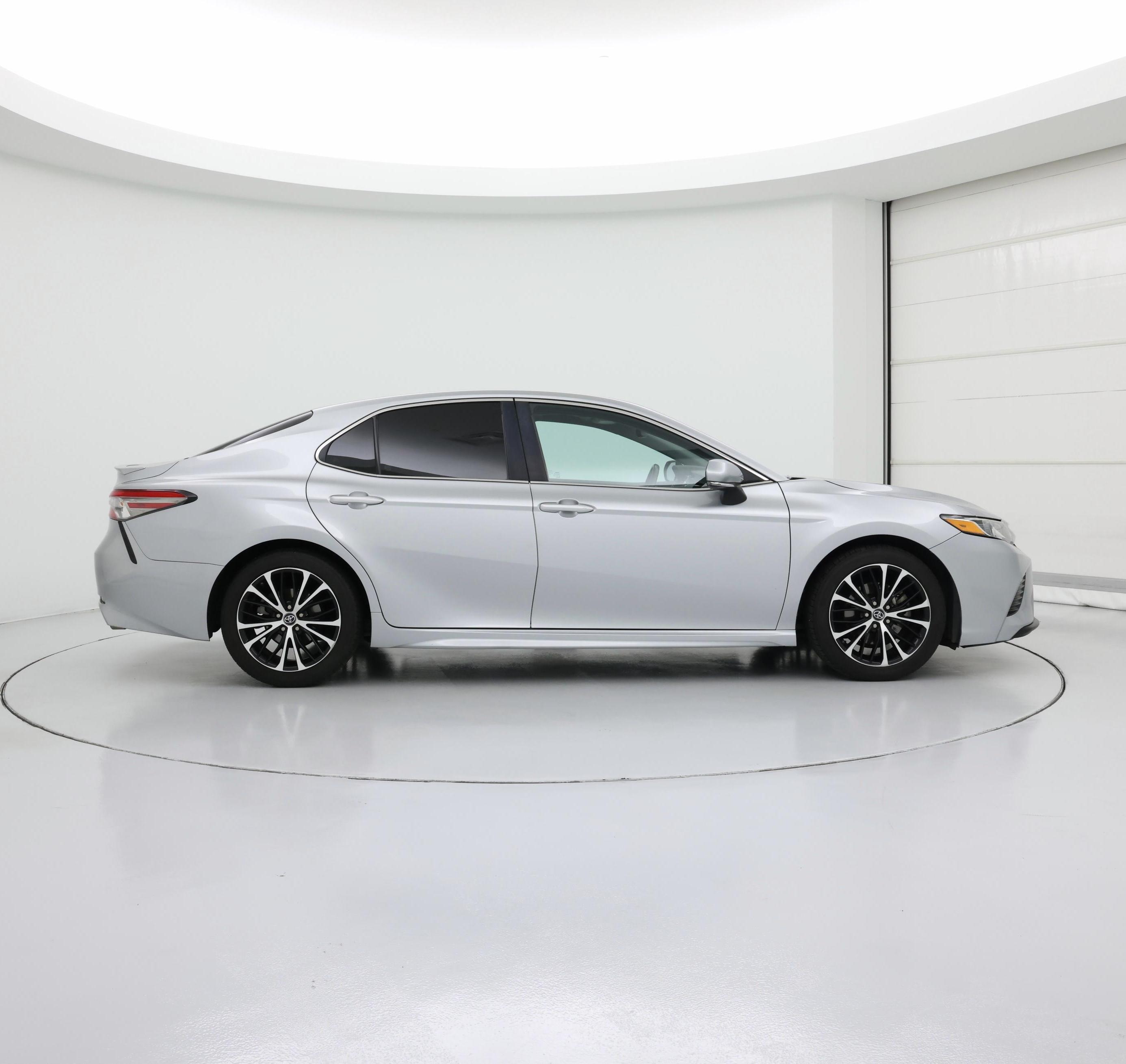 Thumbnail: 2018 Toyota Camry - 7