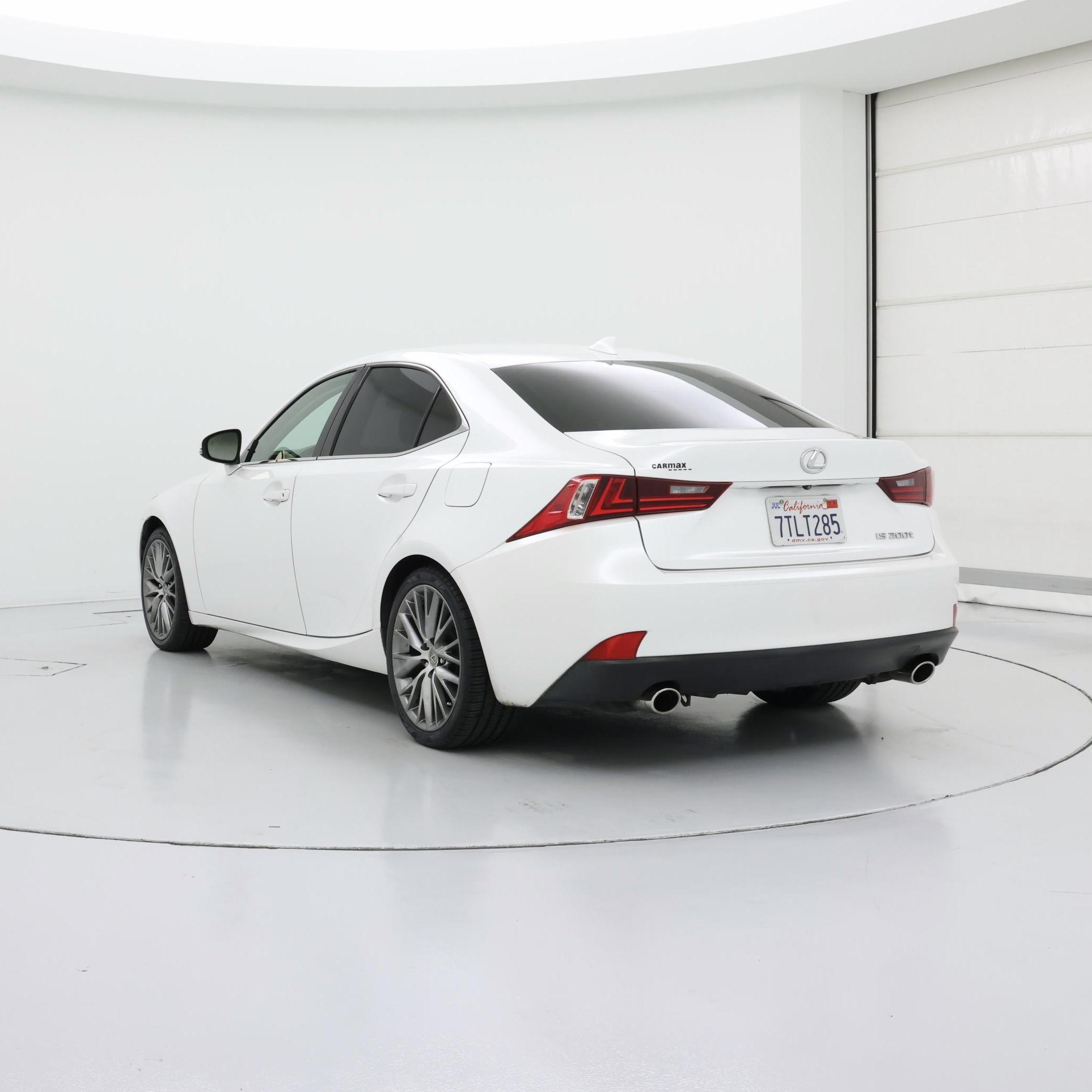 Thumbnail: 2016 Lexus IS - 2