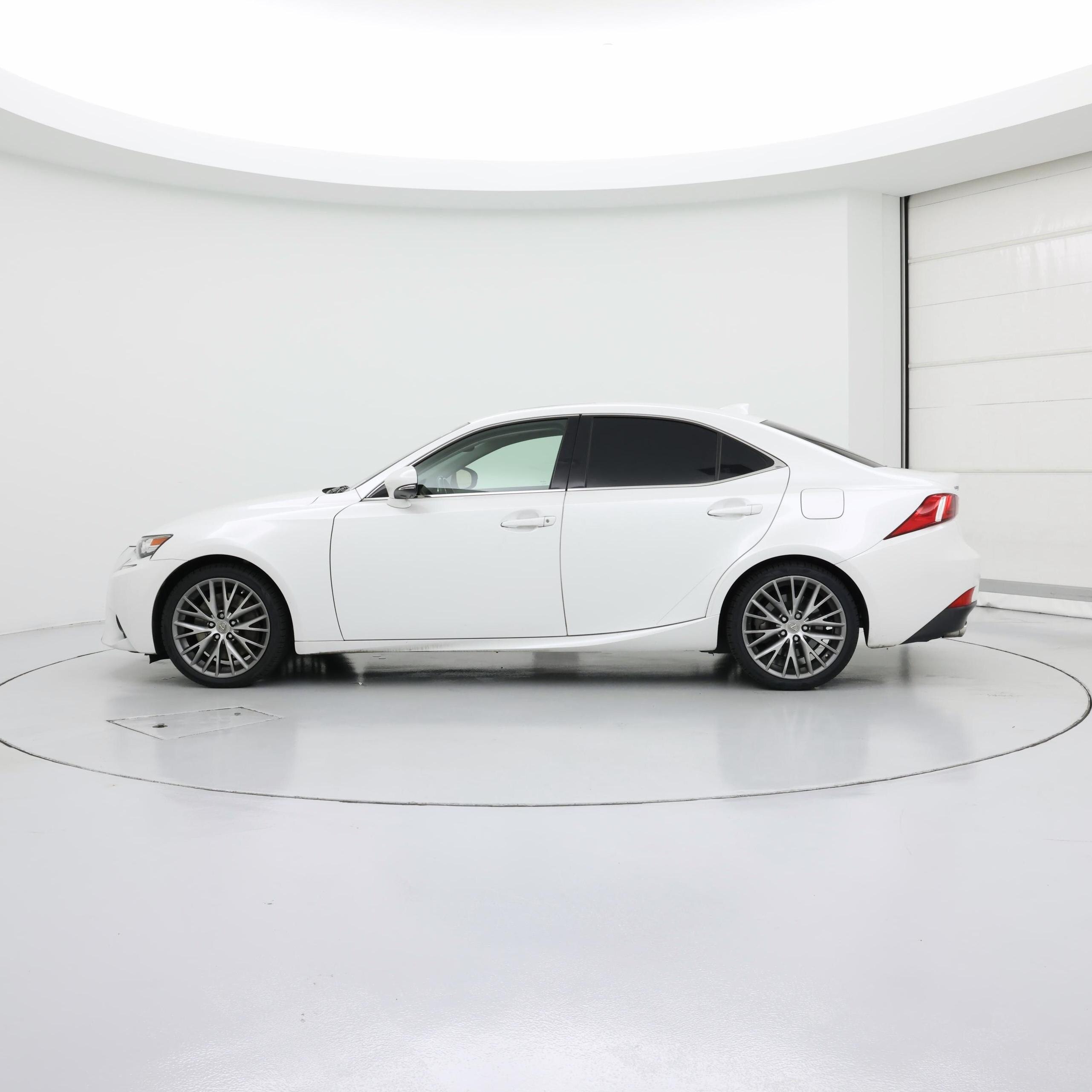 Thumbnail: 2016 Lexus IS - 3