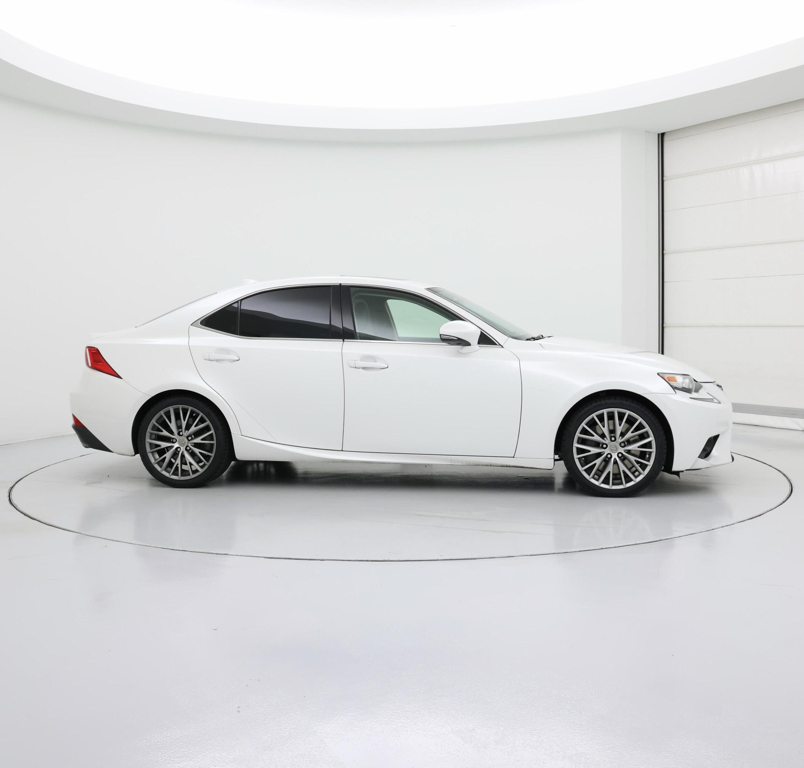 Thumbnail: 2016 Lexus IS - 7