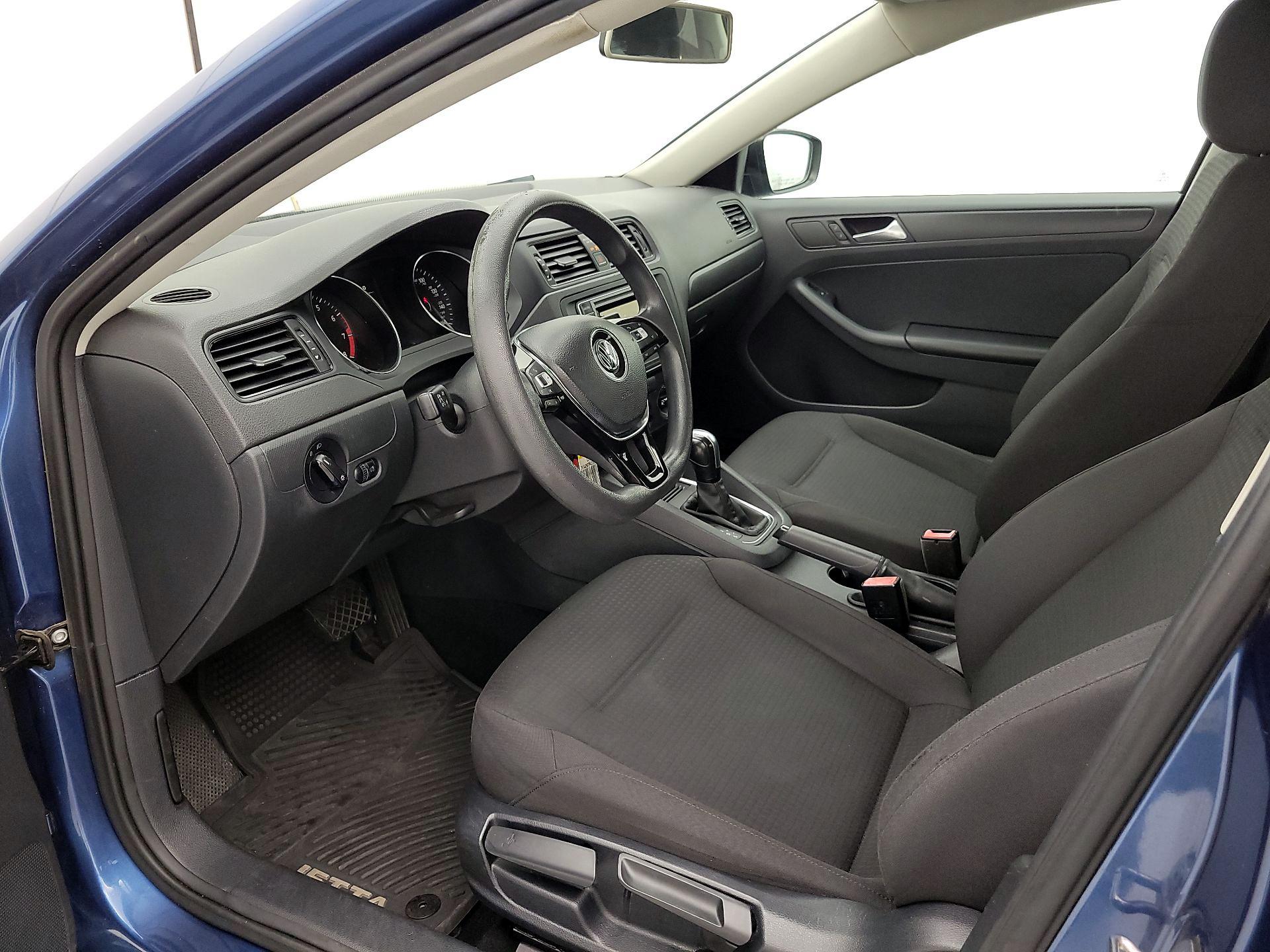 Thumbnail: 2016 Volkswagen Jetta - 11