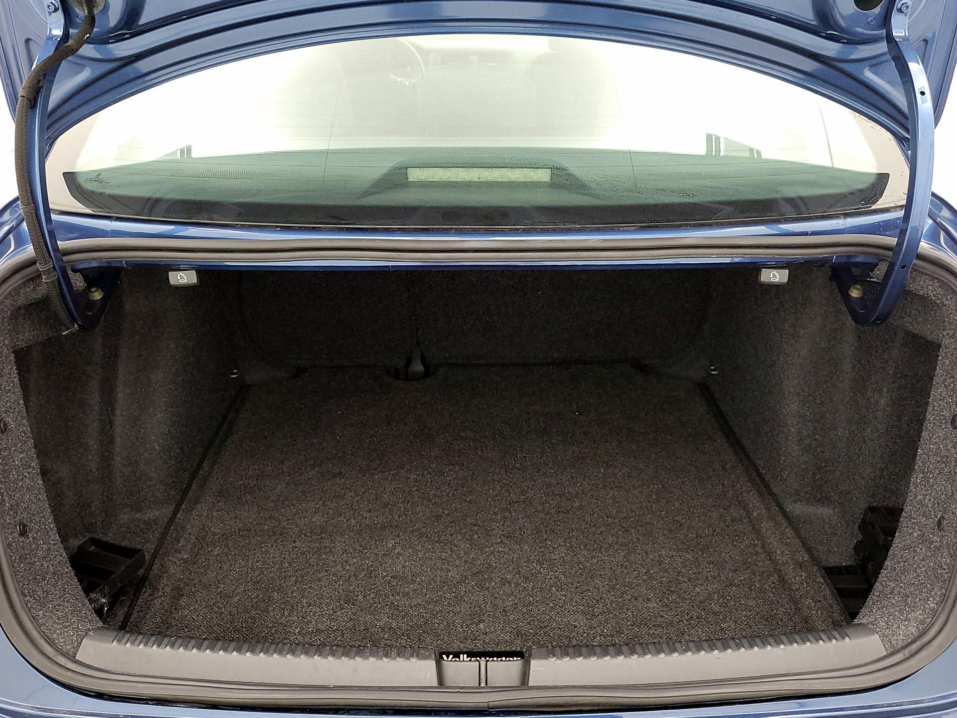 Thumbnail: 2016 Volkswagen Jetta - 19
