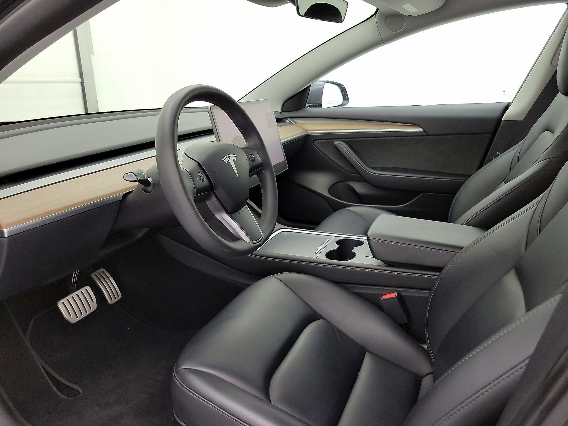Thumbnail: 2023 Tesla Model 3 - 11
