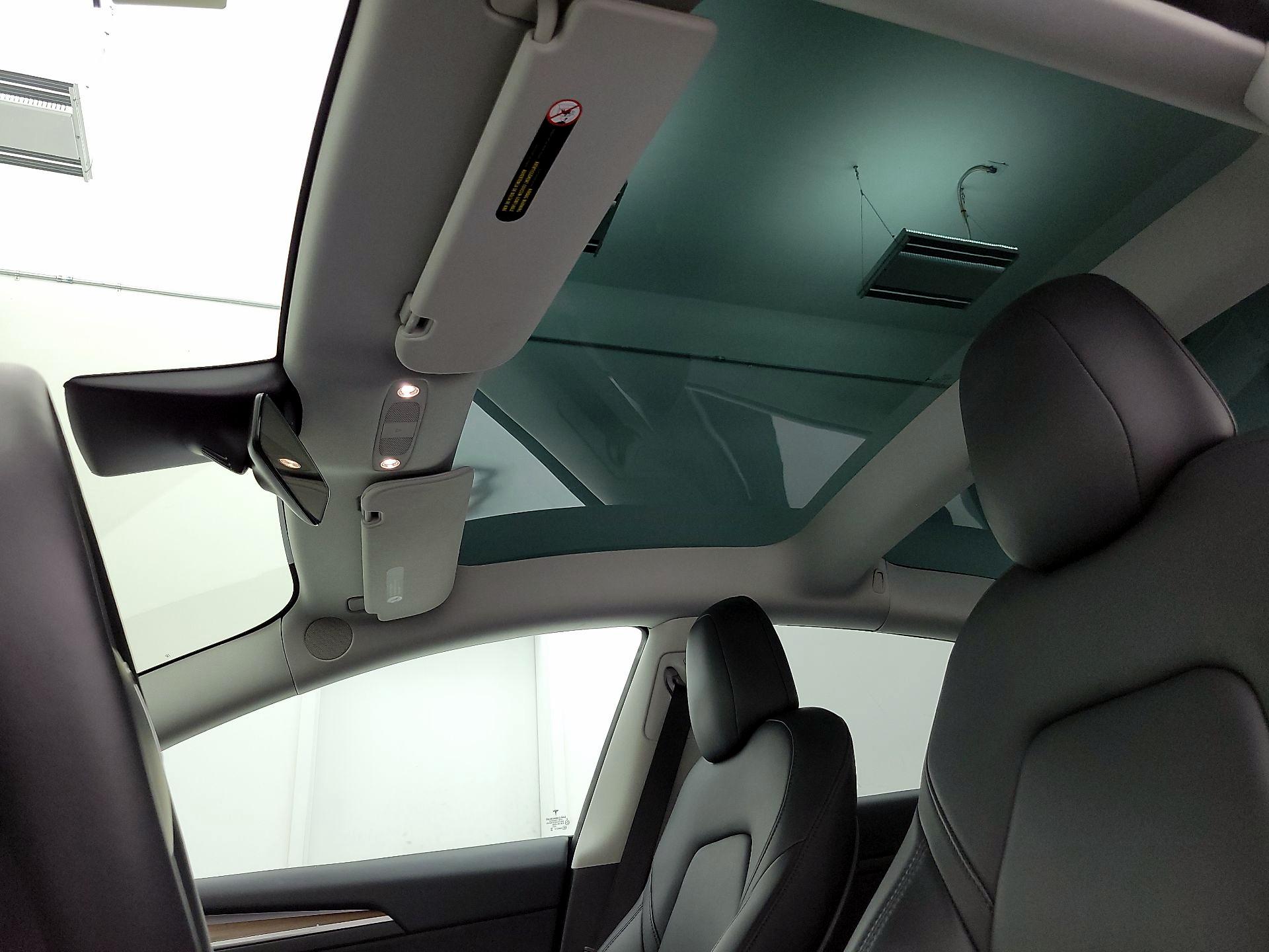 Thumbnail: 2023 Tesla Model 3 - 19