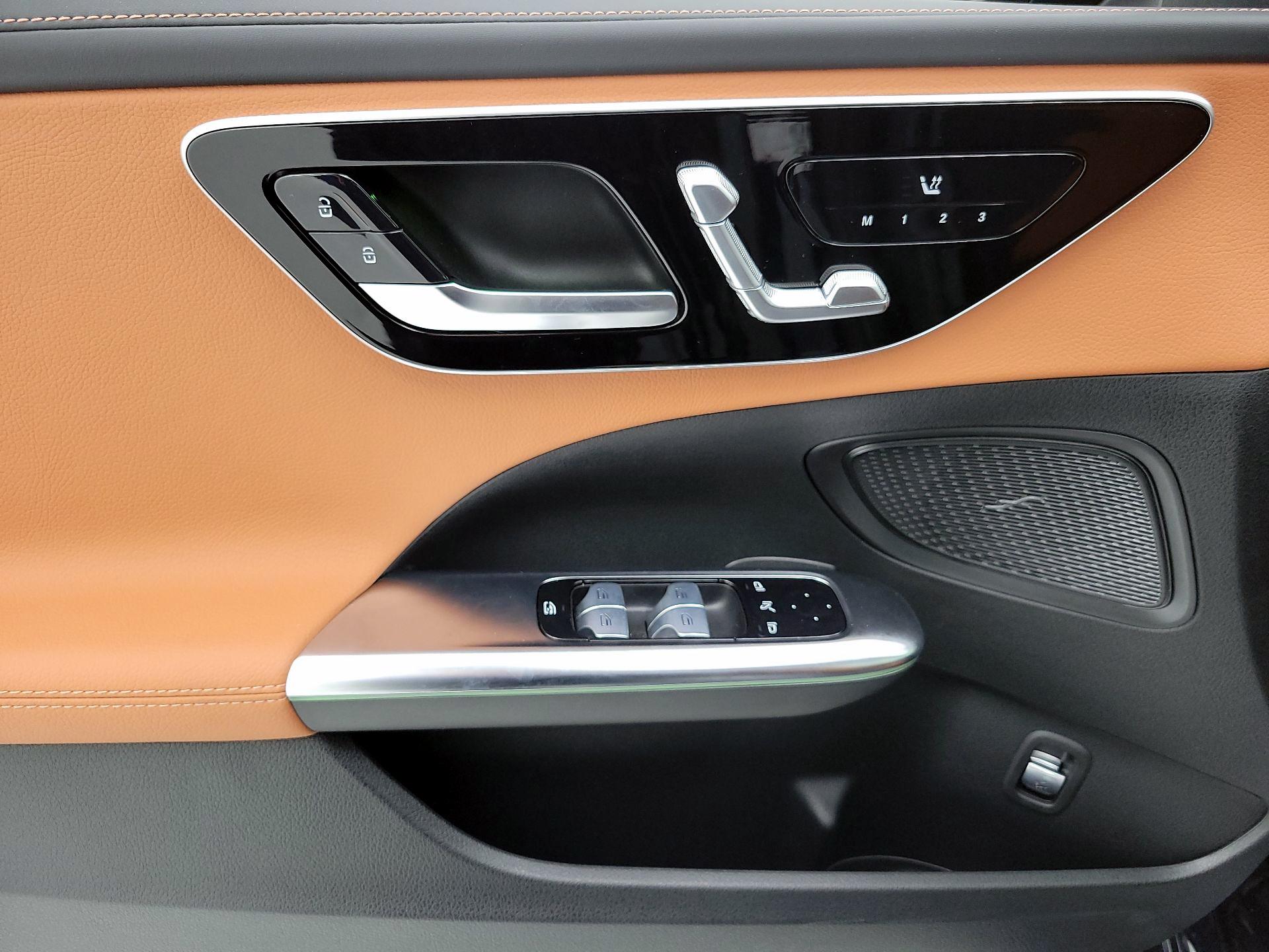 Thumbnail: 2023 Mercedes-Benz C-Class - 12