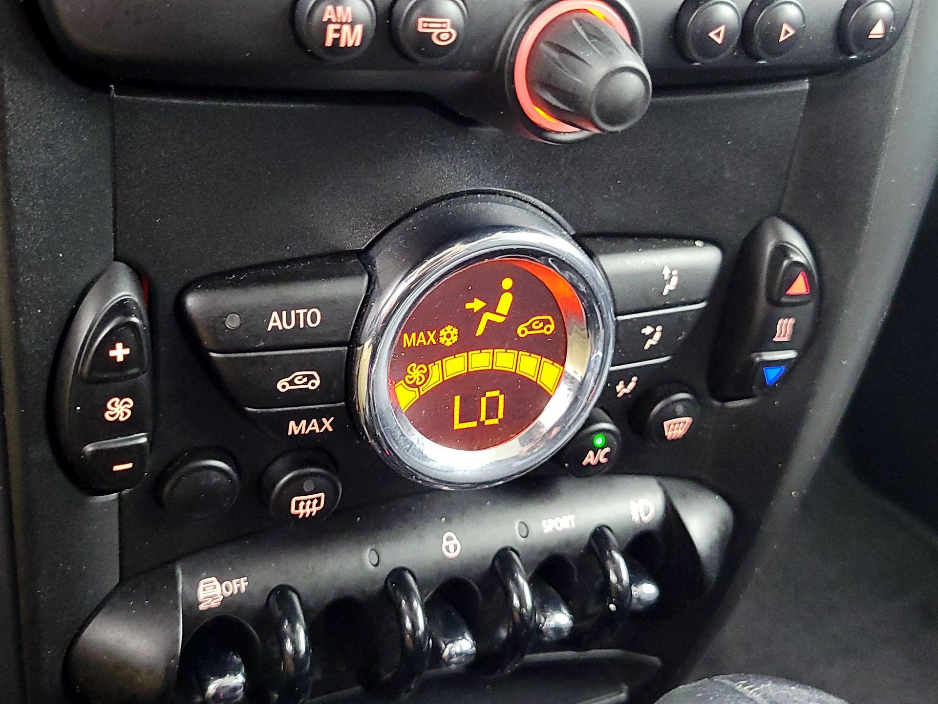 Thumbnail: 2016 MINI Cooper Countryman - 15