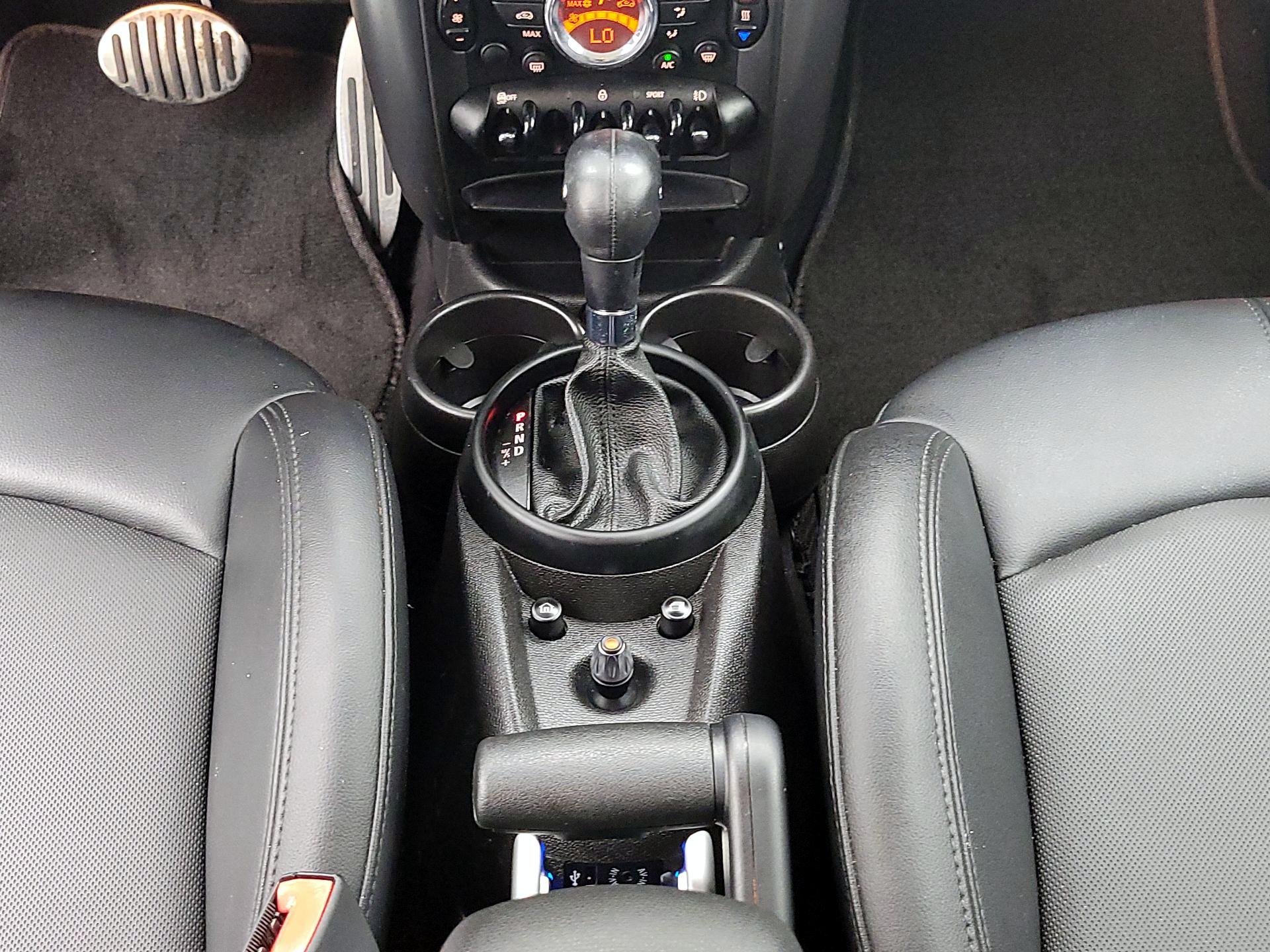 Thumbnail: 2016 MINI Cooper Countryman - 16