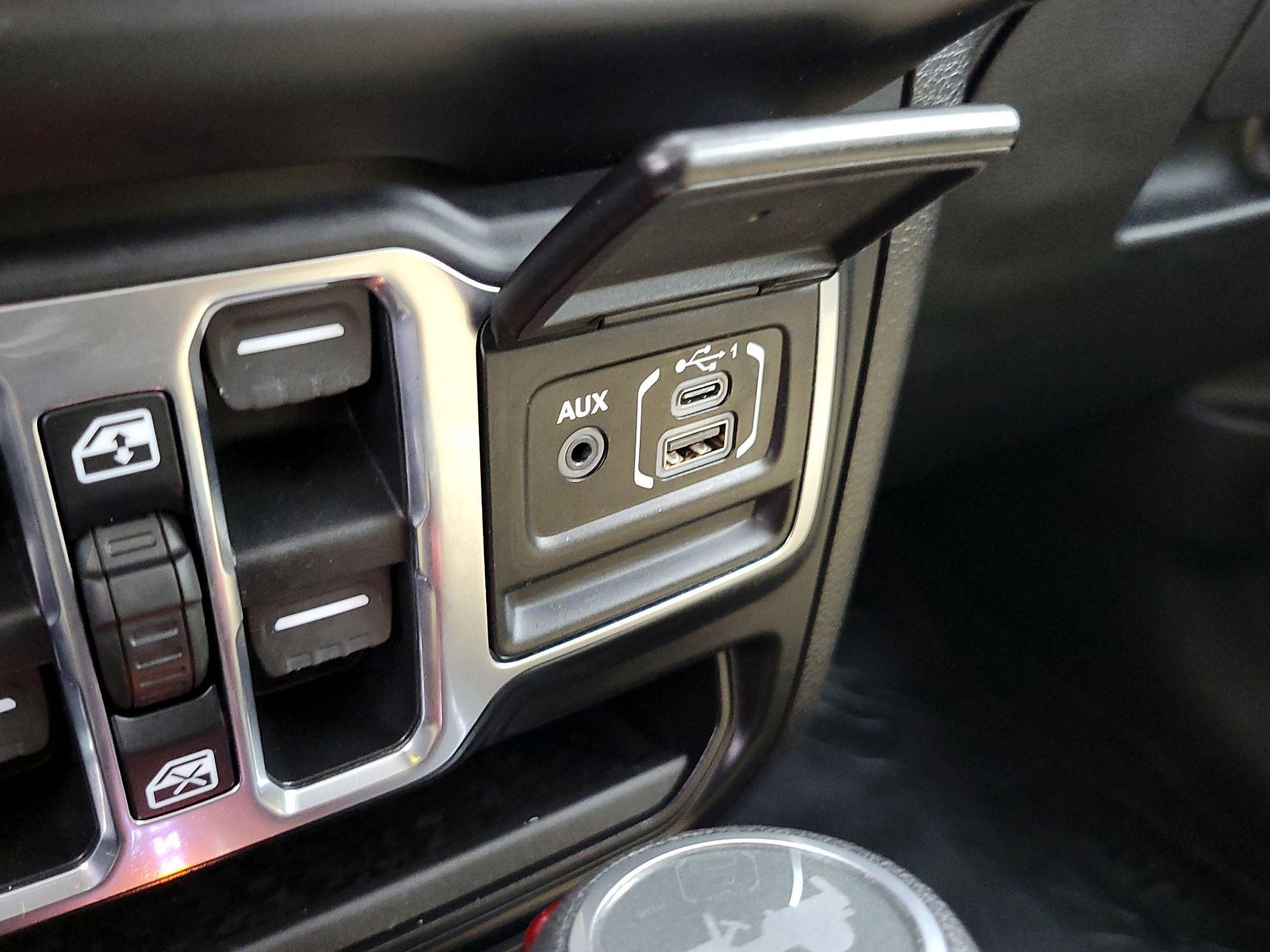 Thumbnail: 2020 Jeep Wrangler - 18