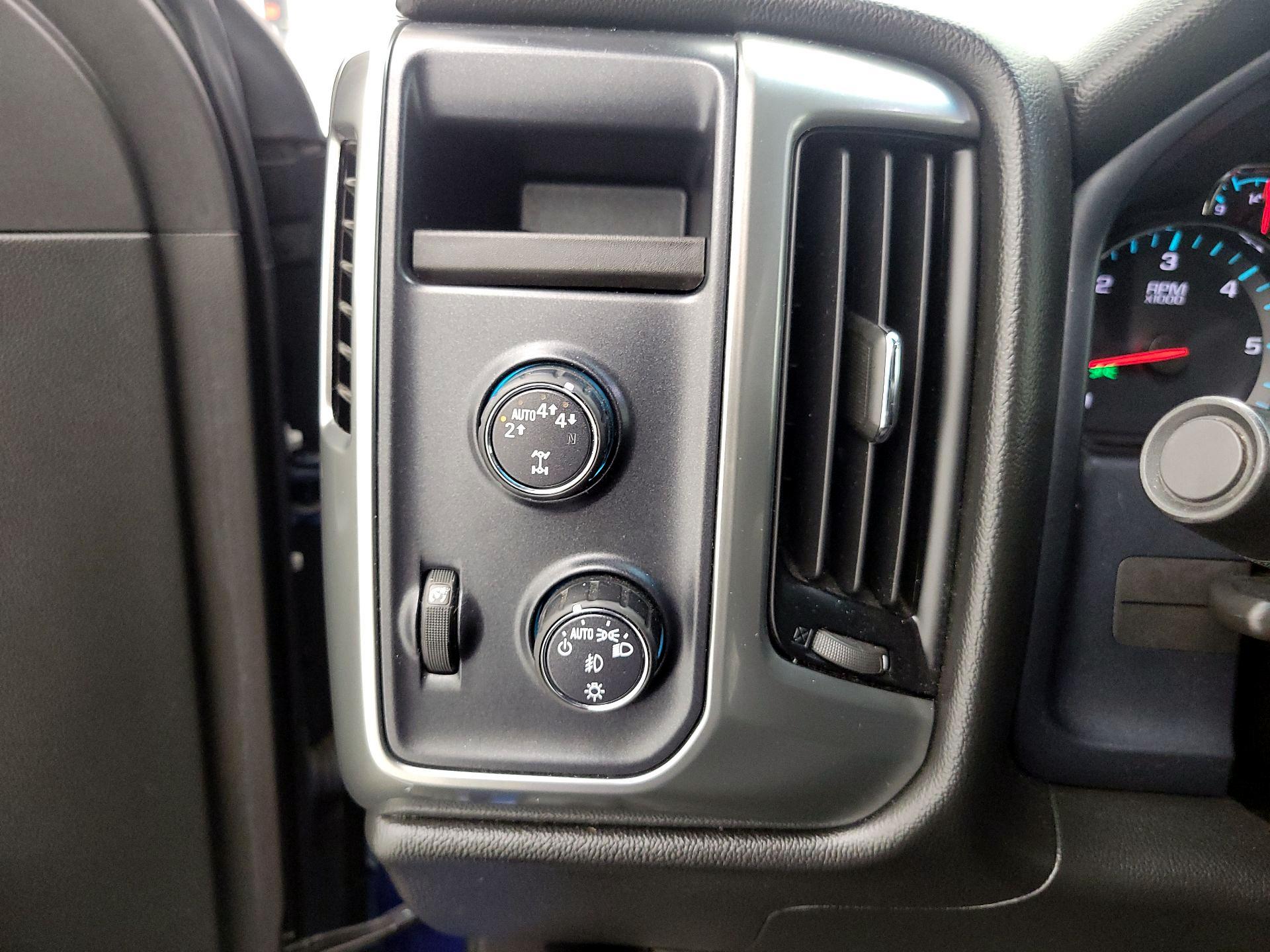 Thumbnail: 2018 Chevrolet Silverado 1500 - 13