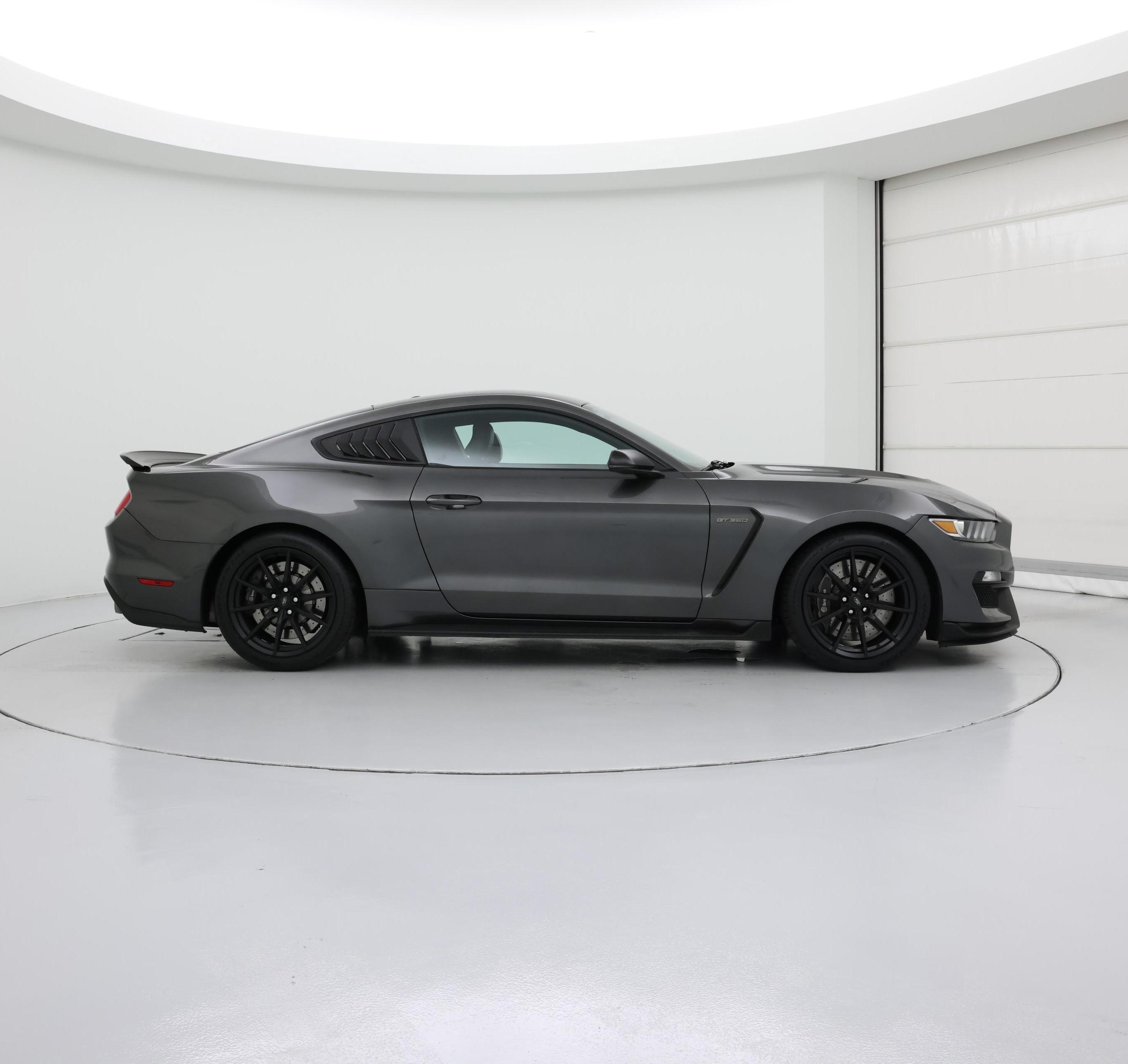 Thumbnail: 2017 Ford Mustang - 7