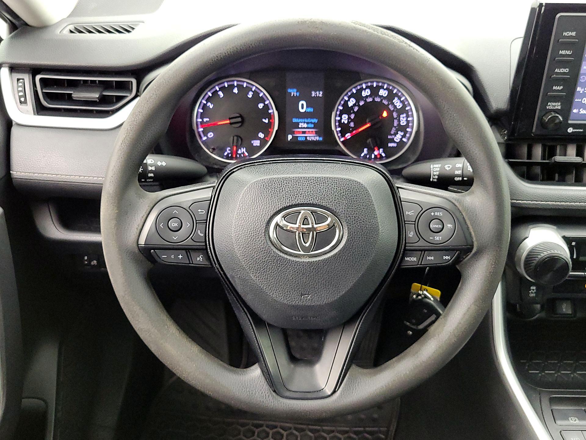 Thumbnail: 2020 Toyota RAV4 - 10