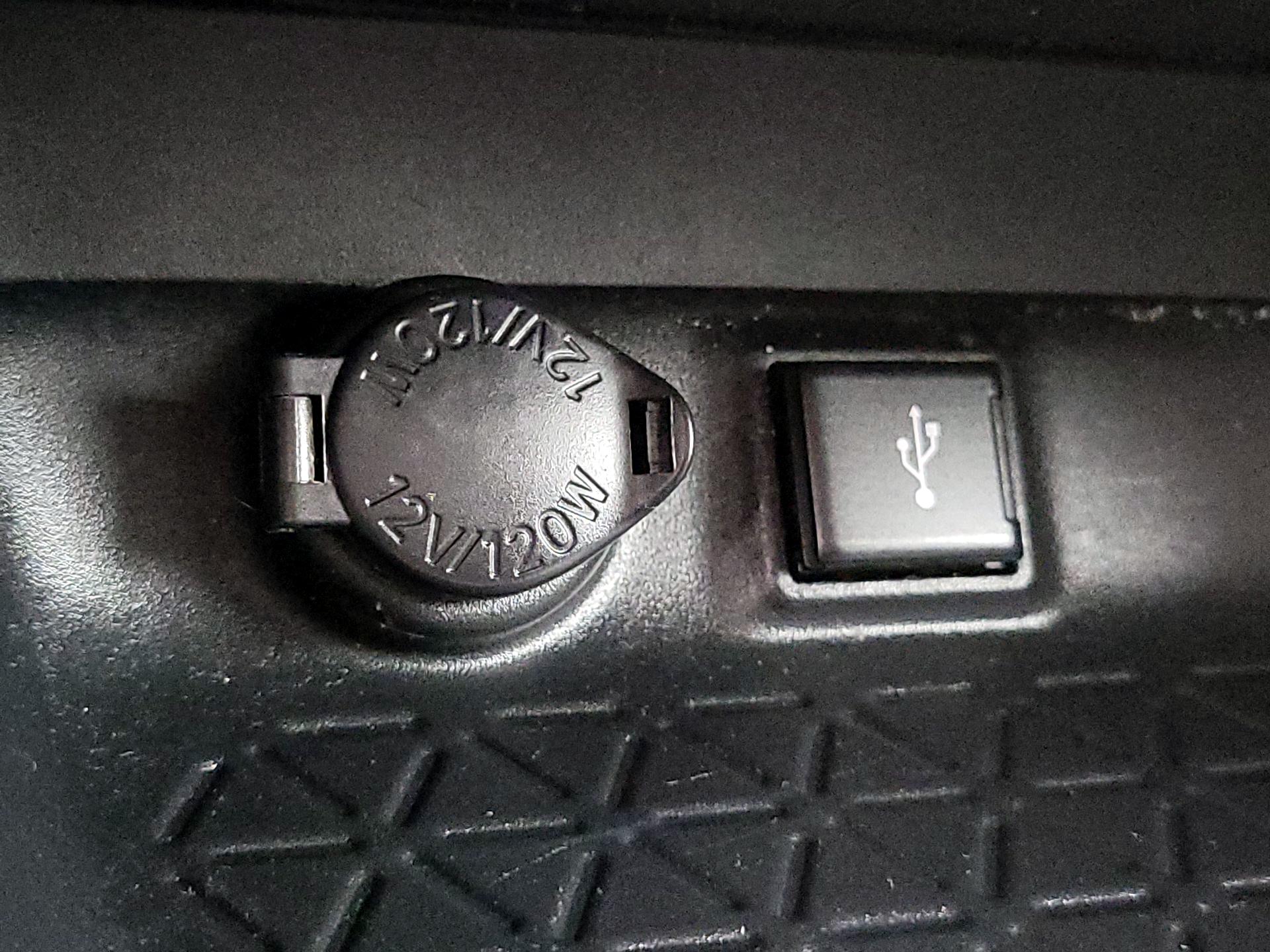 Thumbnail: 2020 Toyota RAV4 - 18