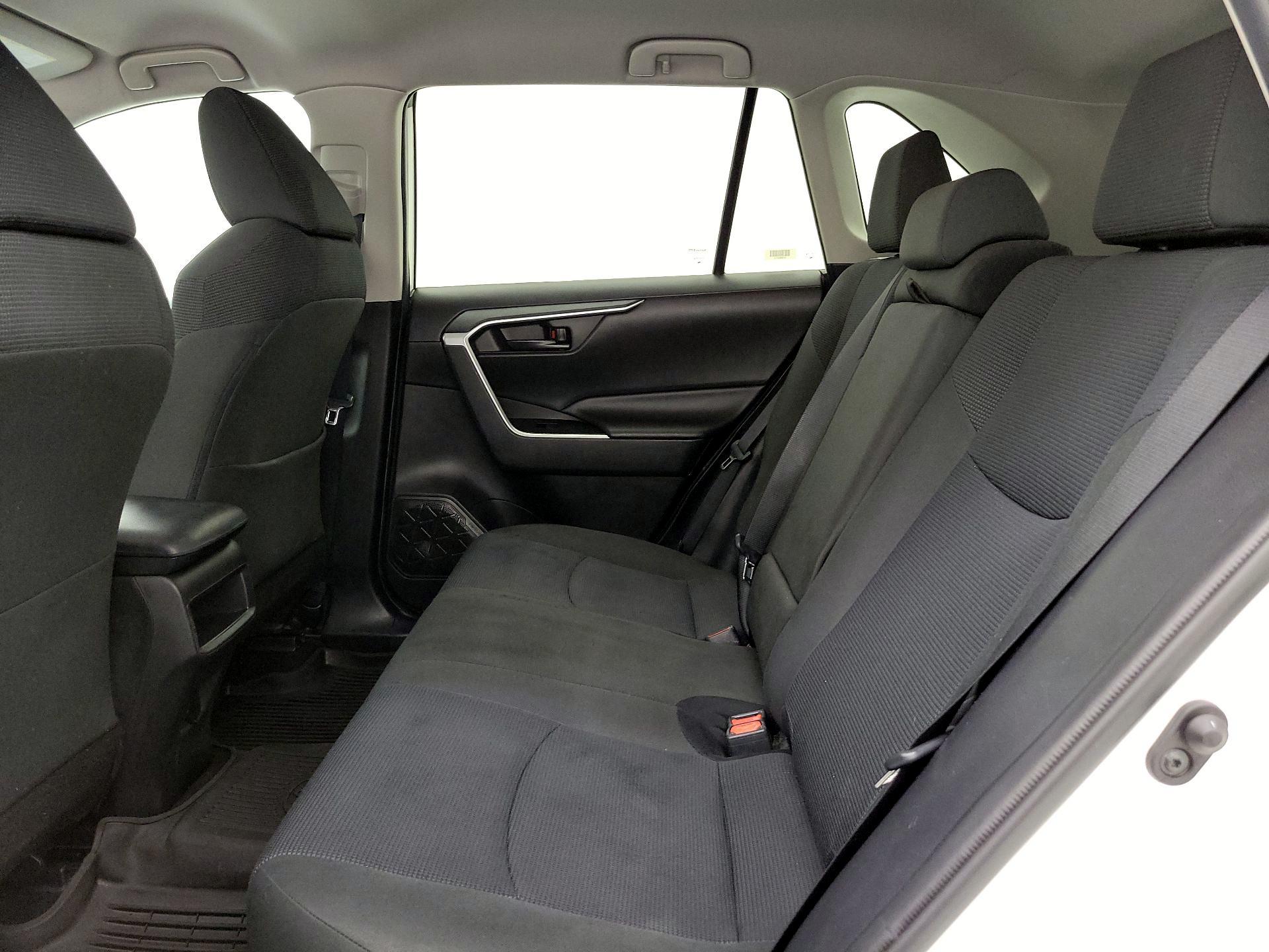 Thumbnail: 2020 Toyota RAV4 - 19