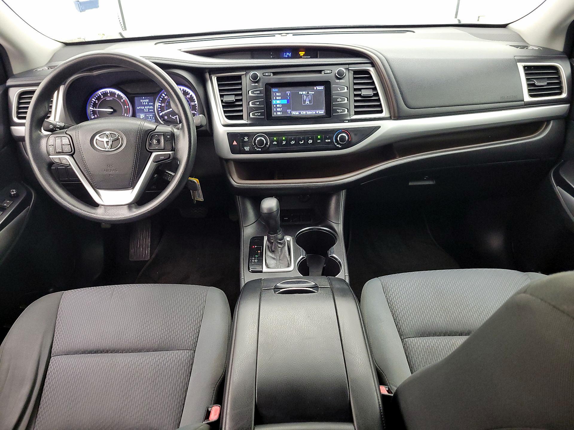 Thumbnail: 2016 Toyota Highlander - 9