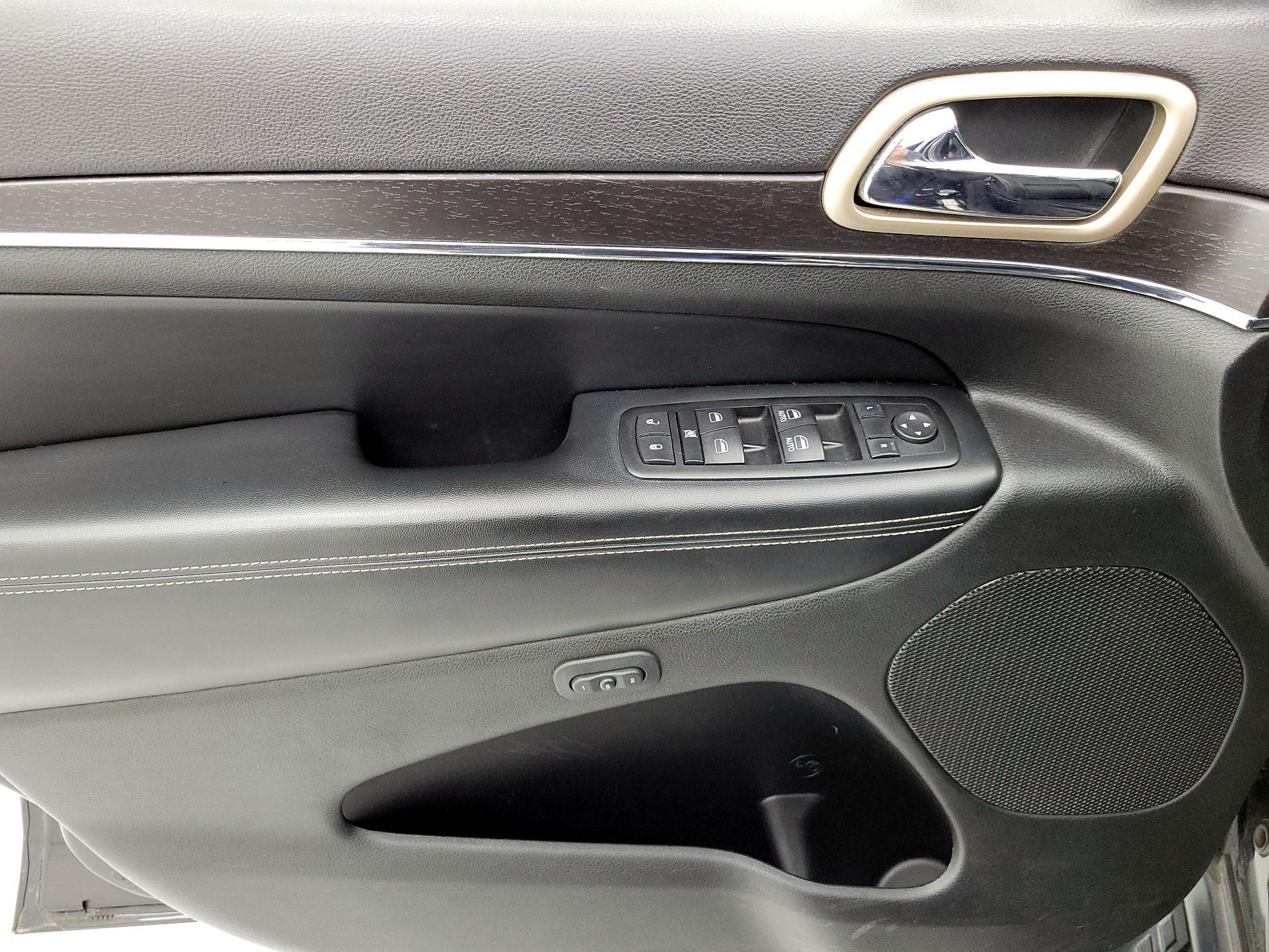Thumbnail: 2014 Jeep Grand Cherokee - 12