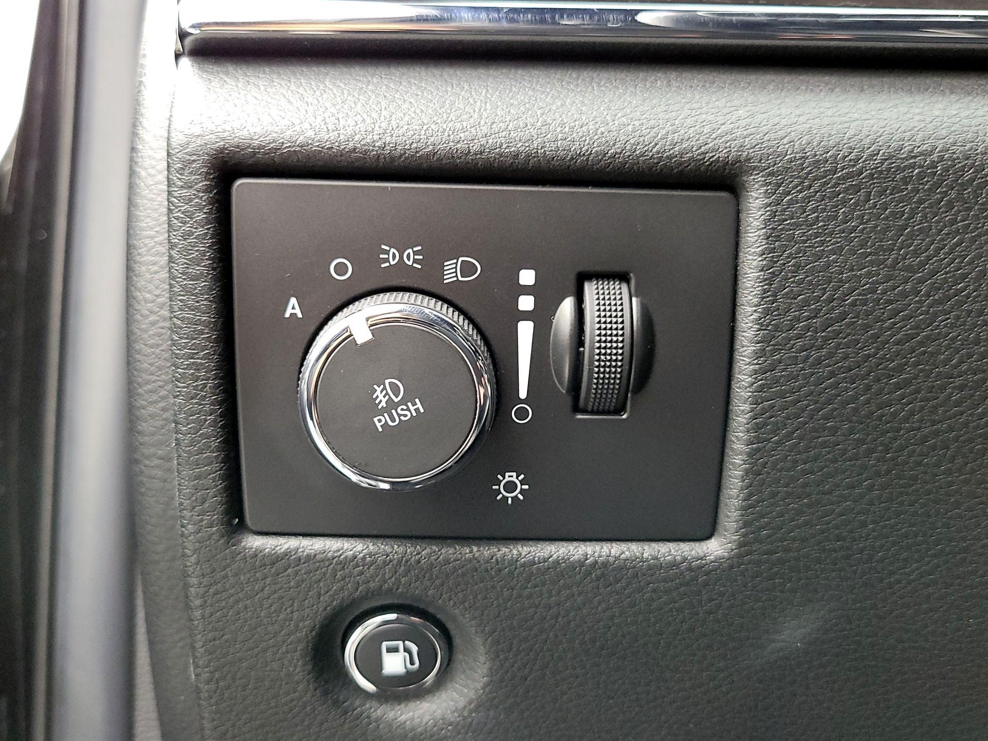 Thumbnail: 2014 Jeep Grand Cherokee - 13