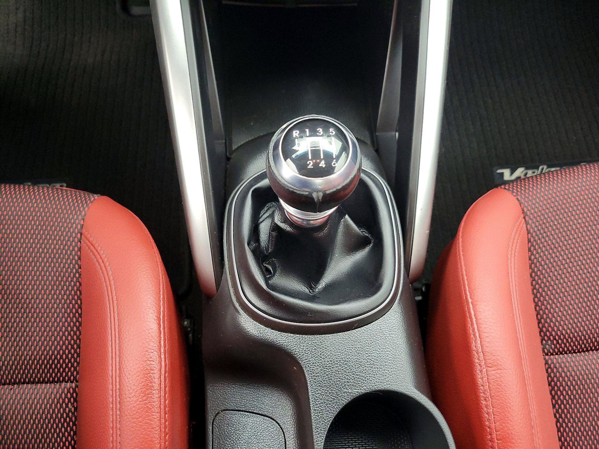 Thumbnail: 2016 Hyundai Veloster - 17