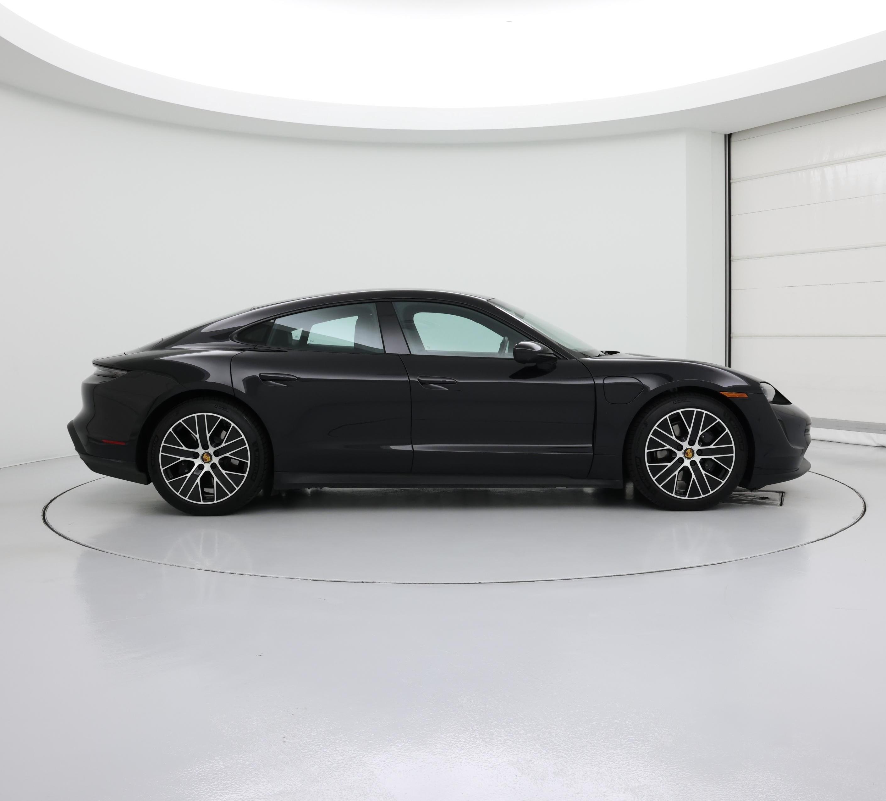 Thumbnail: 2022 Porsche Taycan - 7