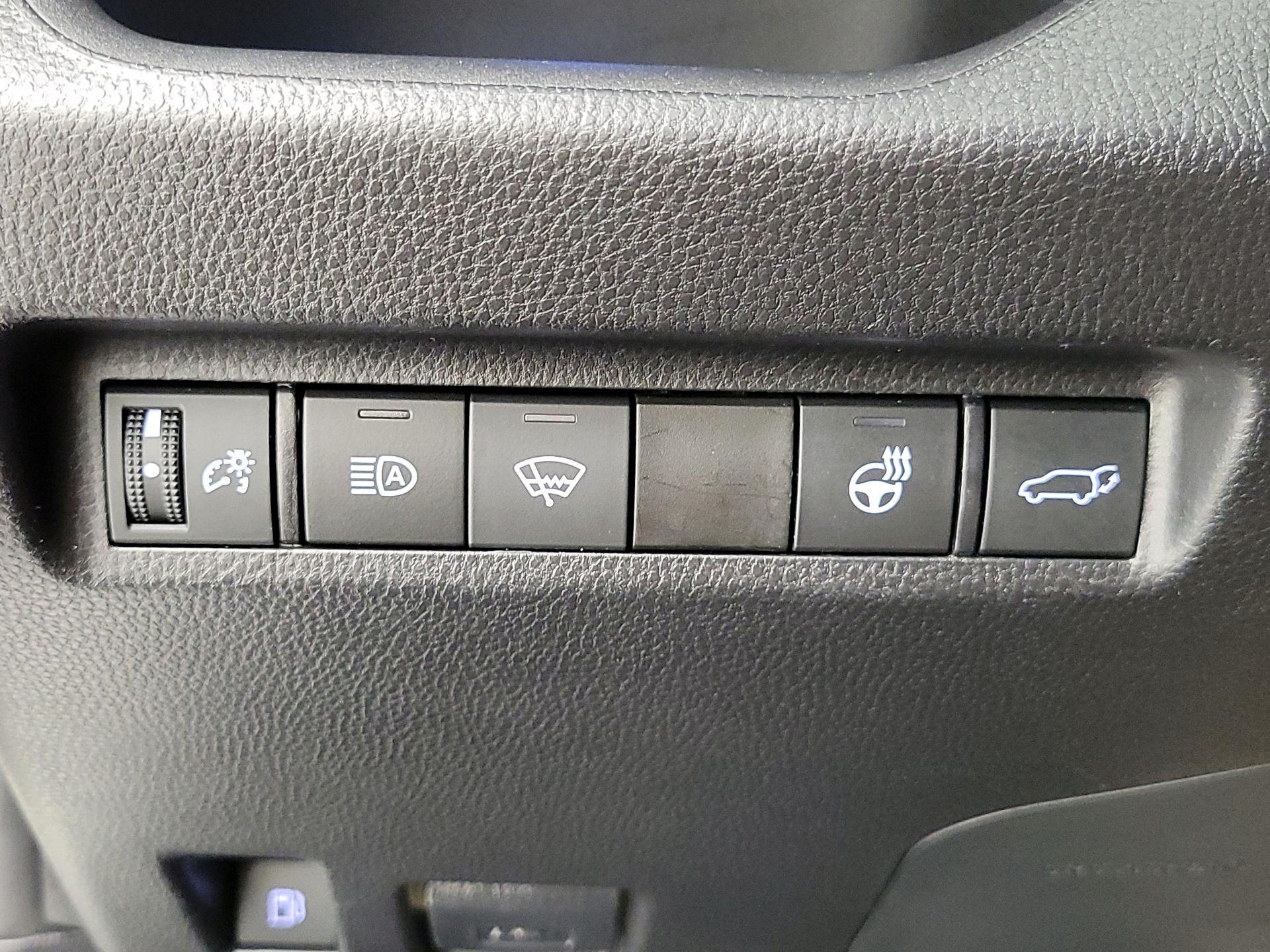 Thumbnail: 2020 Toyota RAV4 - 13